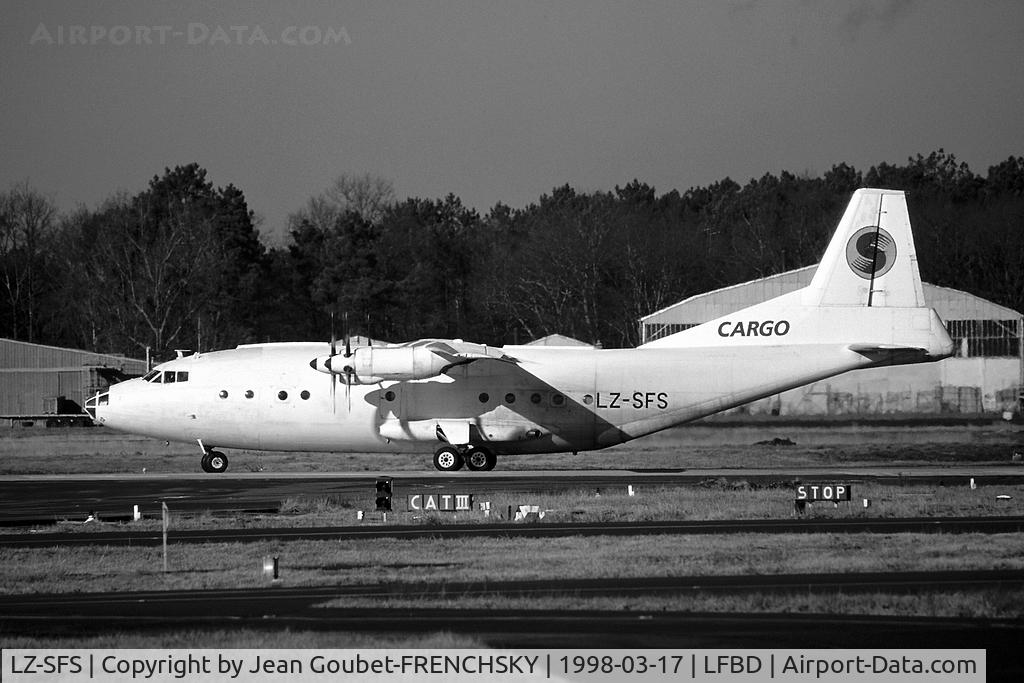 LZ-SFS, Antonov An-12 C/N 344308, Air Sofia take off runway 23