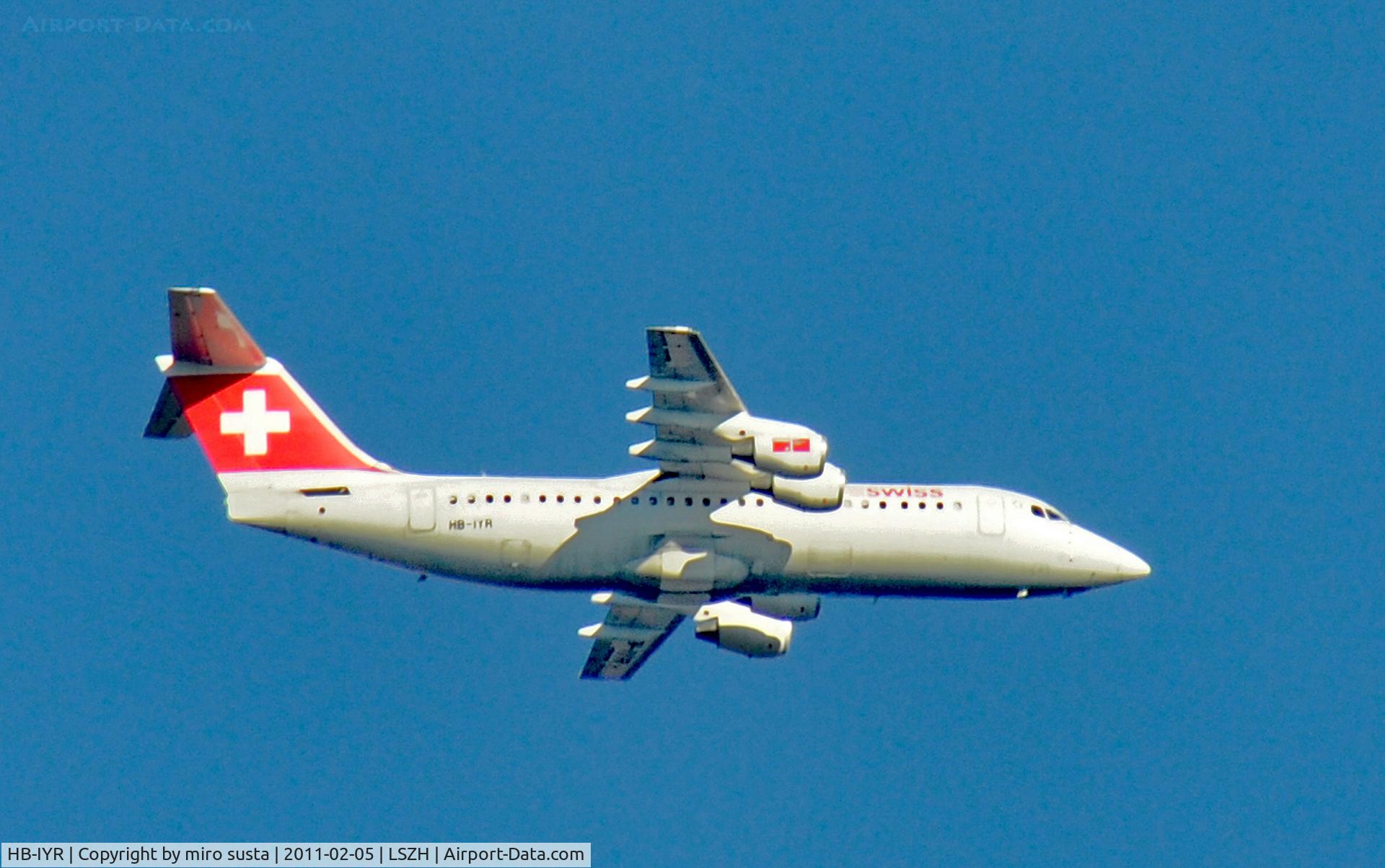 HB-IYR, 2001 British Aerospace Avro 146-RJ100 C/N E3382, Swiss International Airlines Avro RJ100 Airplane, Zurich-Kloten International Airport