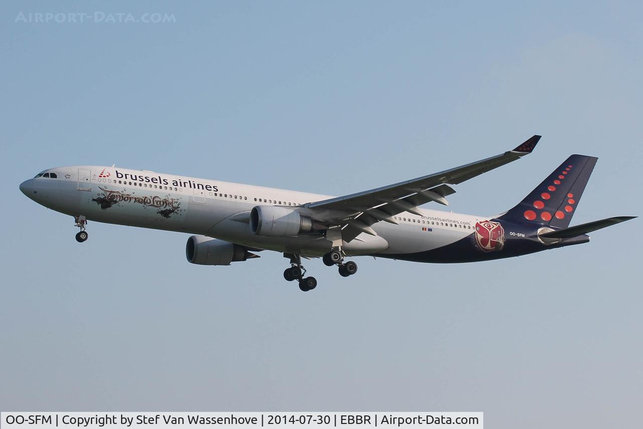 OO-SFM, 1993 Airbus A330-301 C/N 030, Brussels International Airport.