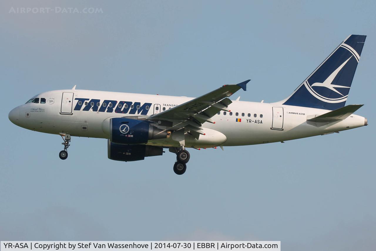 YR-ASA, 2006 Airbus A318-111 C/N 2931, Brussels International Airport.