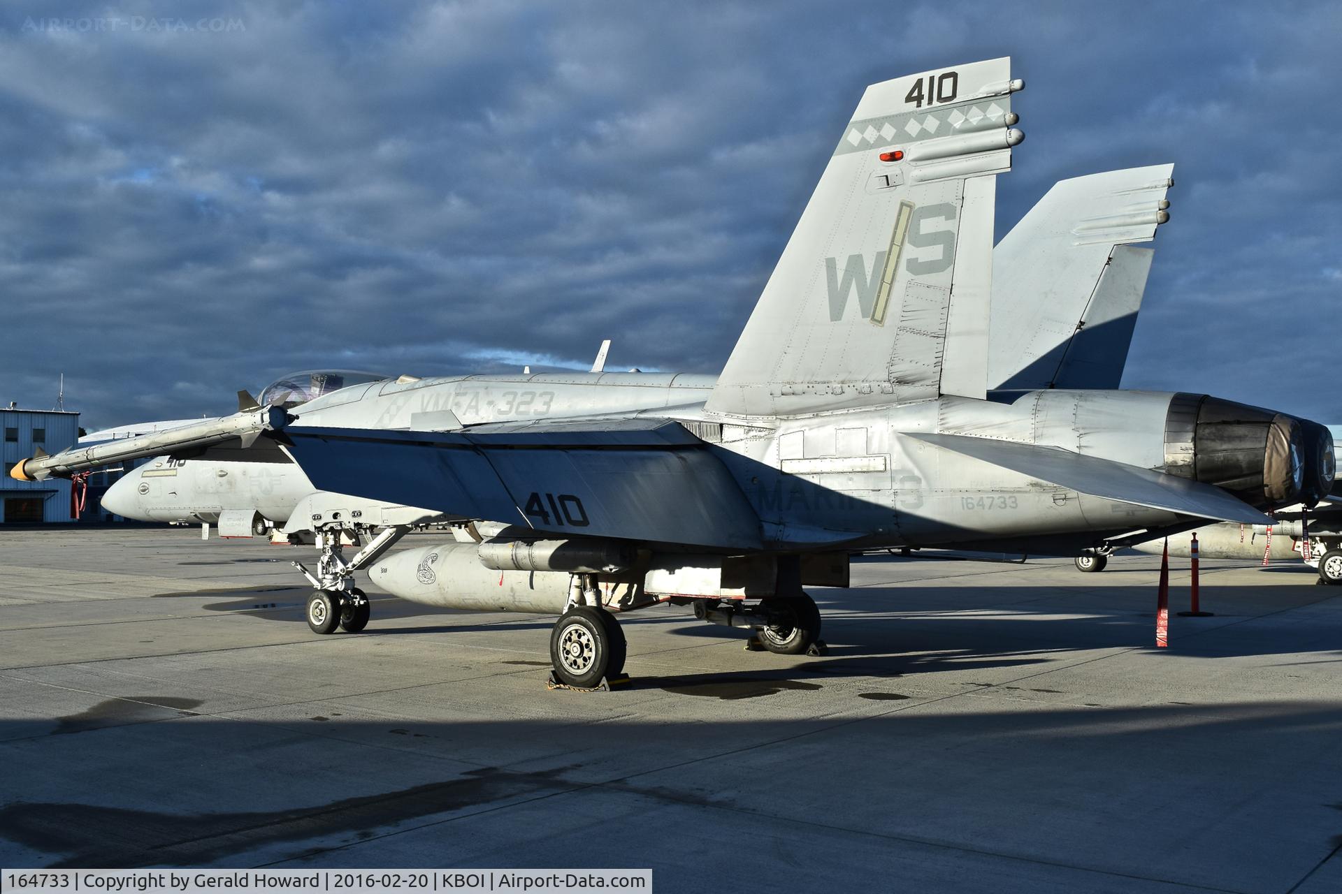 164733, McDonnell Douglas F/A-18C Hornet C/N 1187/C332, VMFA-323 “Death Rattlers”,3rd MAW, MAG-11, MCAS Miramar, CA.