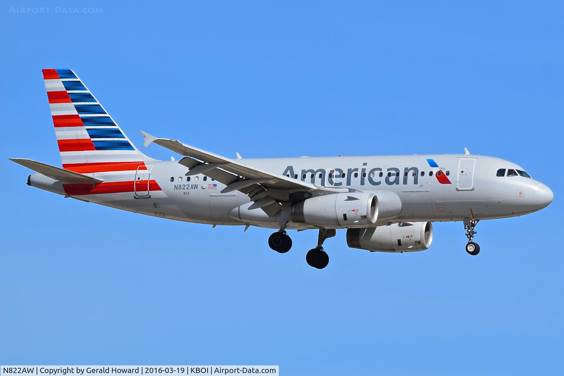 N822AW, 2000 Airbus A319-132 C/N 1410, Landing RWY 10L.