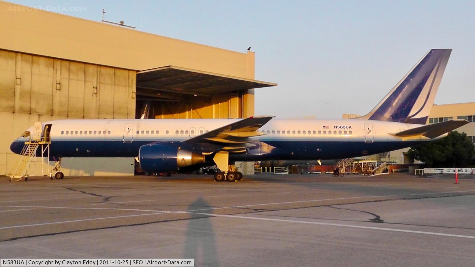 N583UA, 1993 Boeing 757-222 C/N 26705, SFO 2011