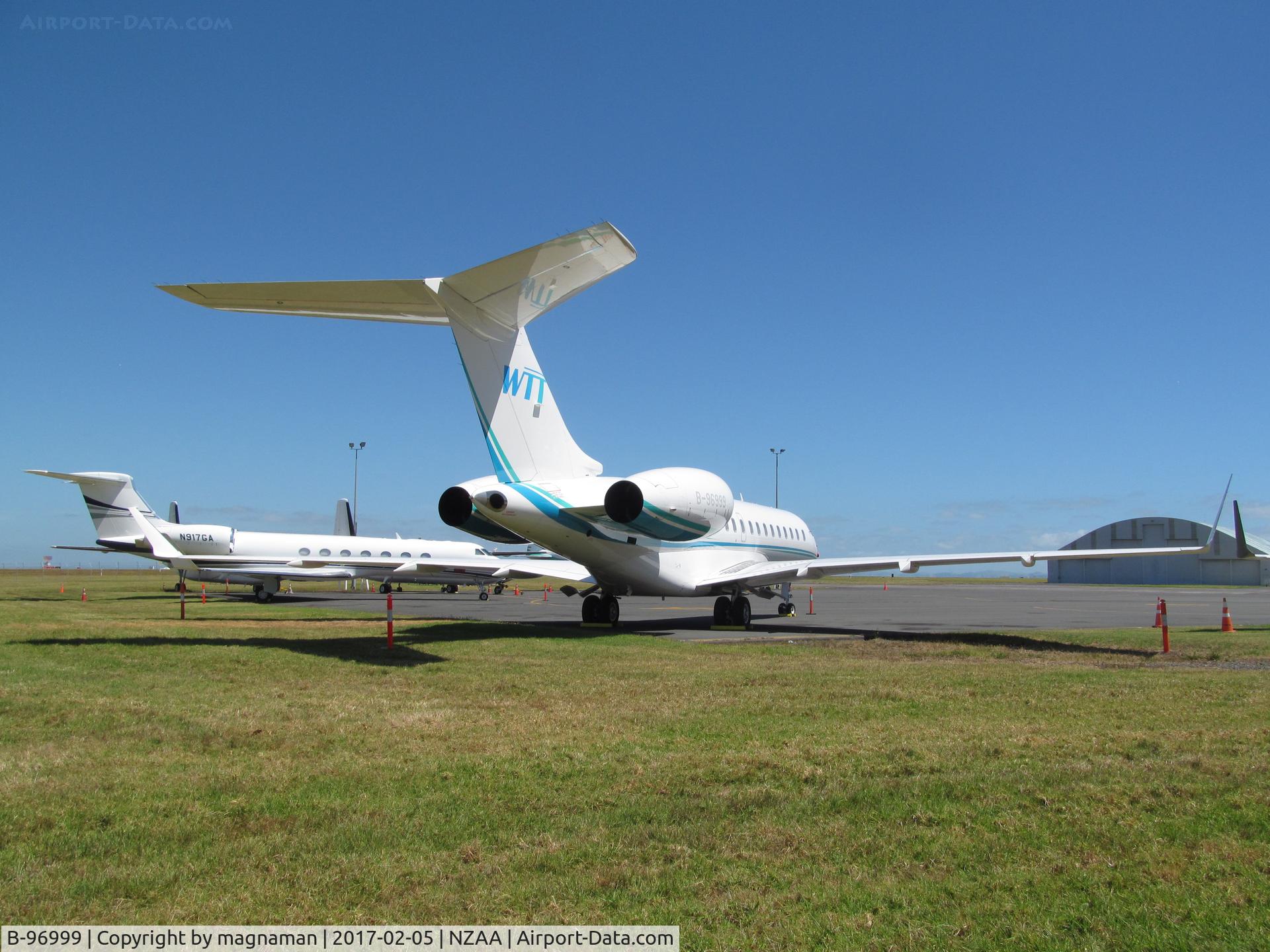 B-96999, 2014 Bombardier BD-700-1A10 Global 6000 C/N 9673, sunbathing at auckland