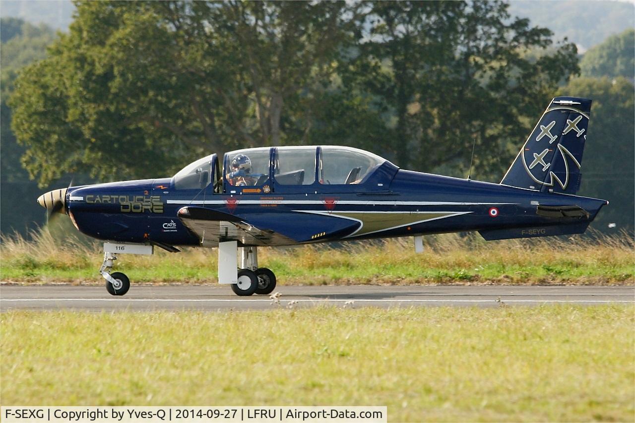 F-SEXG, Socata TB-30 Epsilon C/N 90, Socata TB30 Epsilon (F-SEYG), French Air Force Aerobatics Team Cartouche Doré, Morlaix-Ploujean airport (LFRU-MXN) Air show 2014