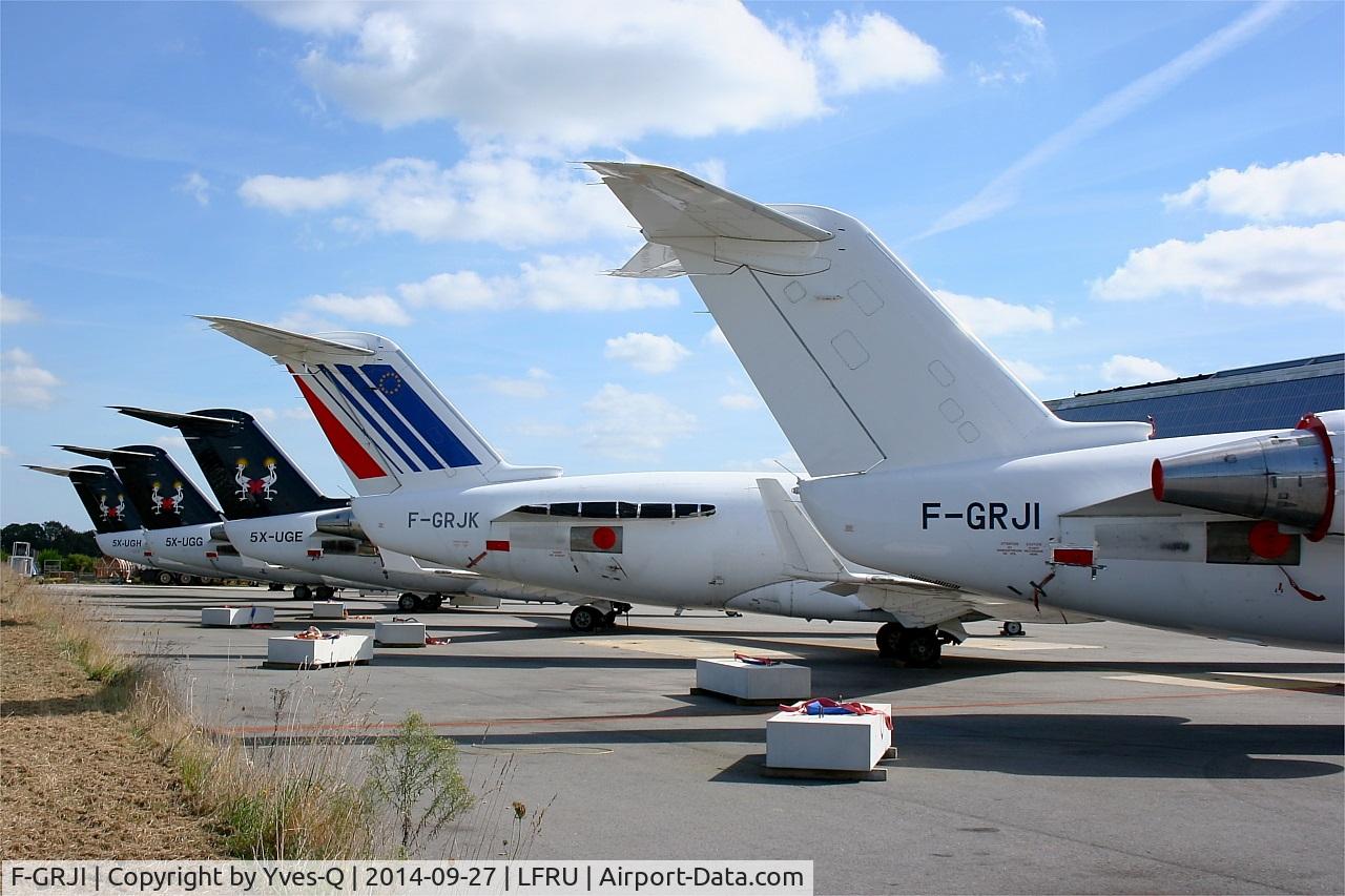 F-GRJI, 1996 Canadair CRJ-100ER (CL-600-2B19) C/N 7147, Canadair Regional Jet CRJ-100ER, BritAir HOP! parking area, Morlaix-Ploujean airport (LFRU-MXN)