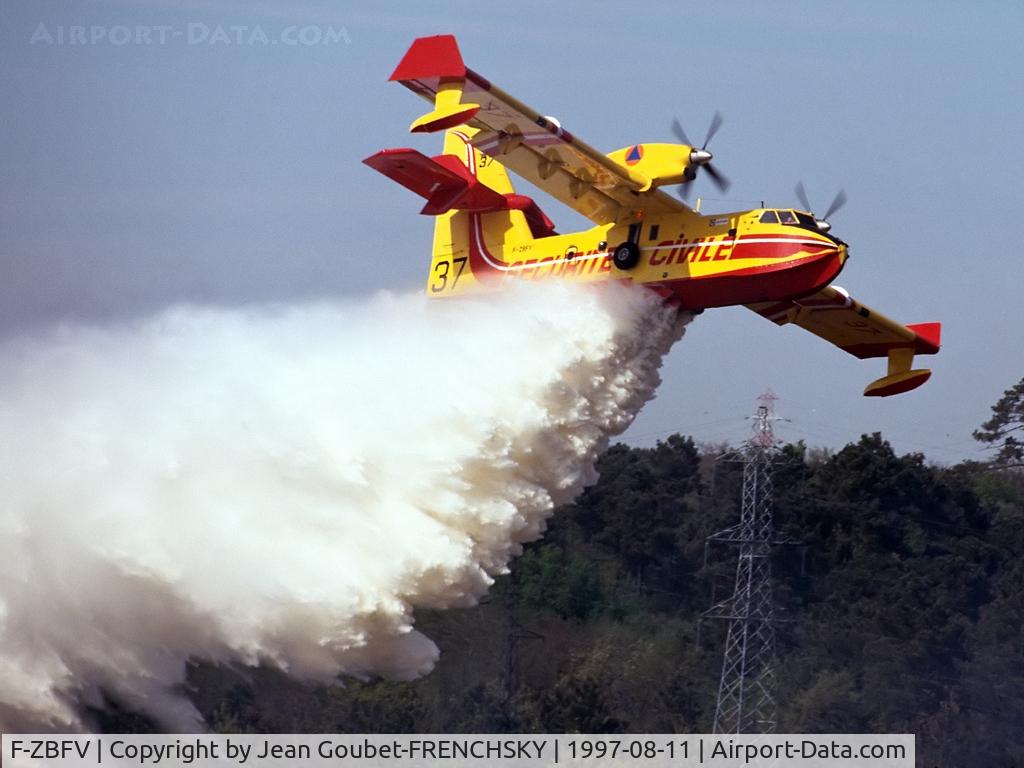F-ZBFV, Canadair CL-215-6B11 CL-415 C/N 2013, Pélican 37