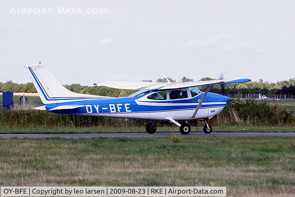 OY-BFE, 1974 Cessna 182P Skylane C/N 182-62478, Roskilde Air Show 23.8.2009