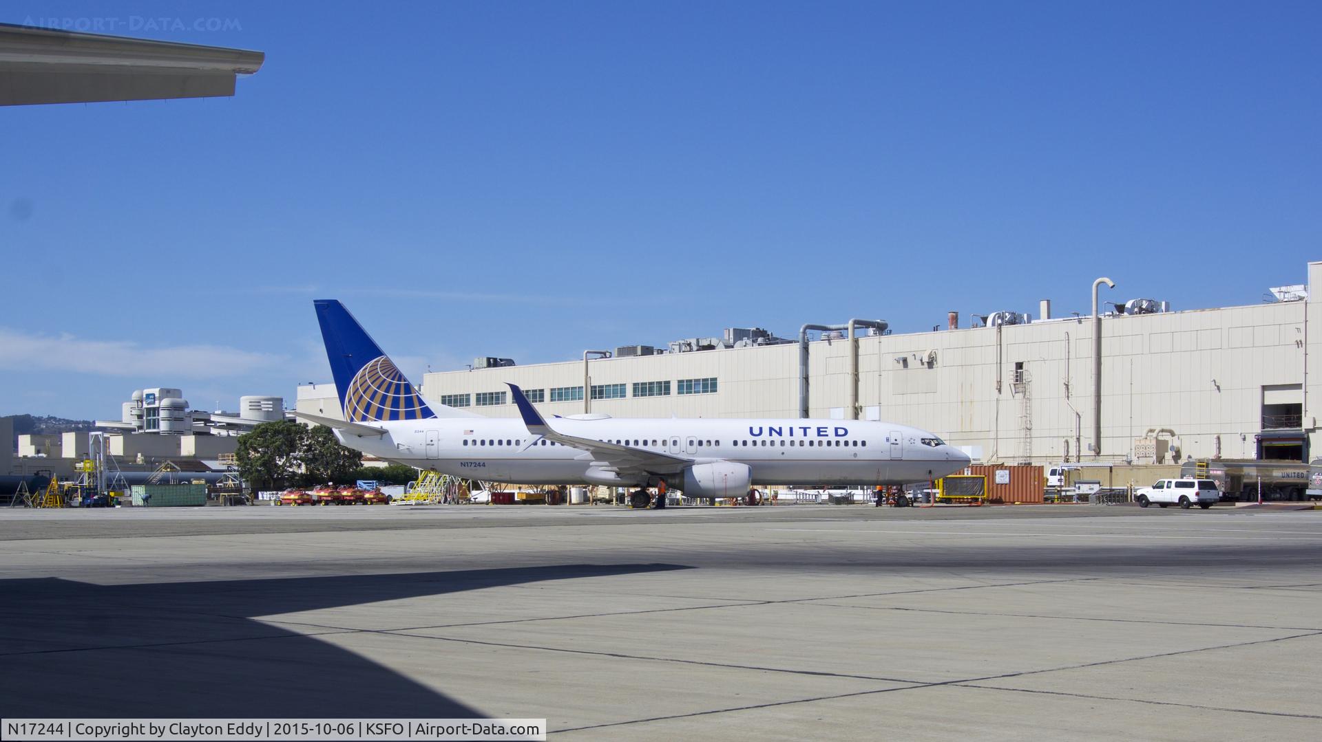 N17244, 1999 Boeing 737-824 C/N 28954, SFO 2015