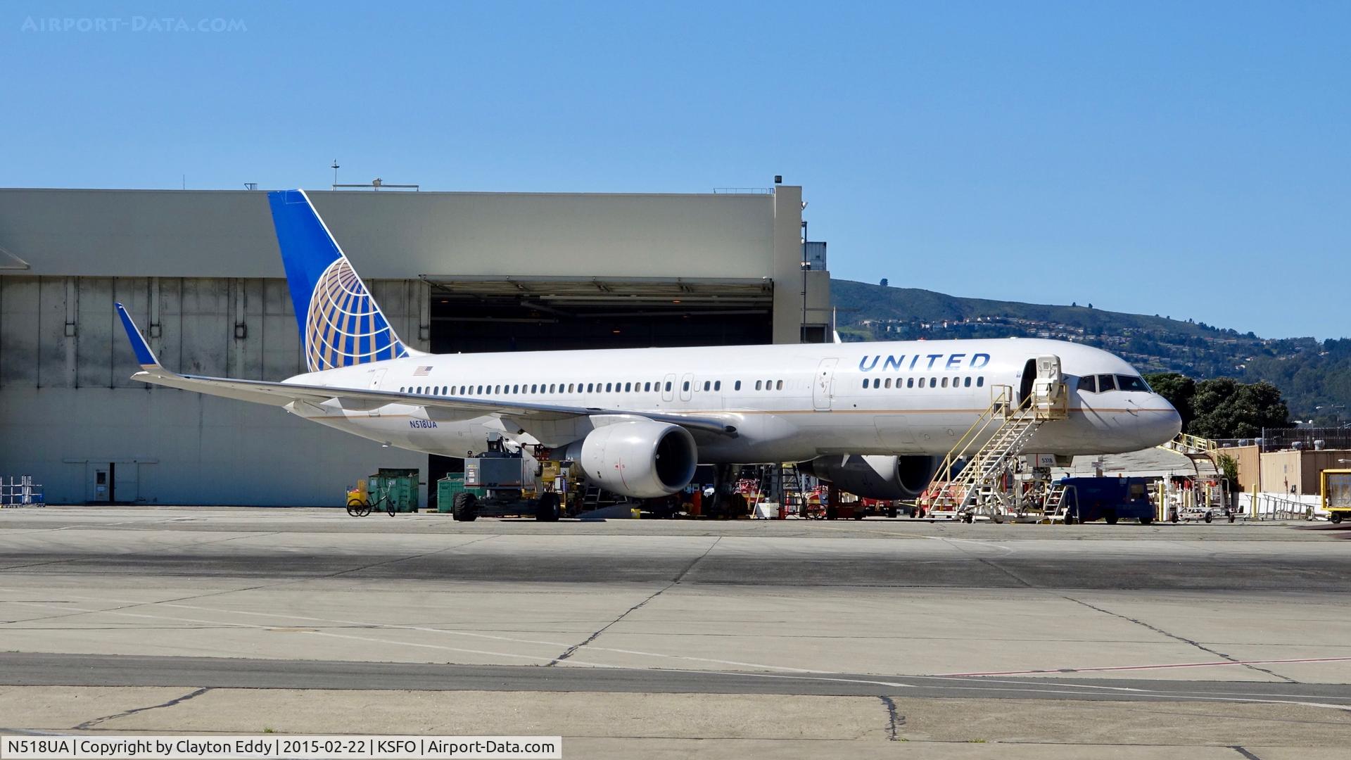 N518UA, 1990 Boeing 757-222 C/N 24871, SFO 2015