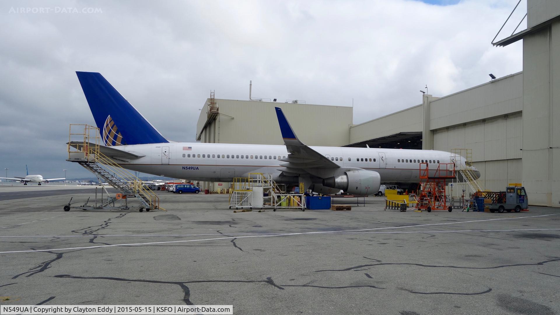 N549UA, 1992 Boeing 757-222 C/N 25397, SFO 2015