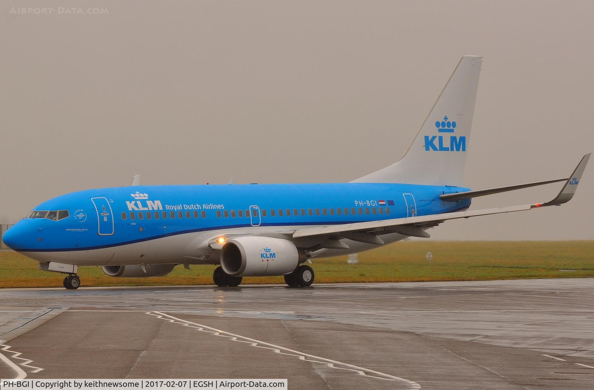 PH-BGI, 2010 Boeing 737-7K2 C/N 30364, Leaving Norwich in later colour scheme.