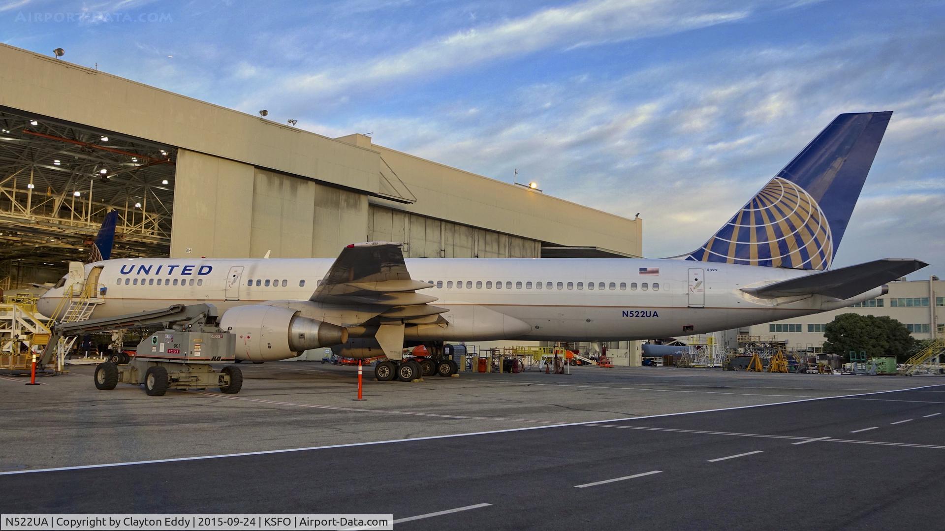 N522UA, 1990 Boeing 757-222 C/N 24931, SFO 2015