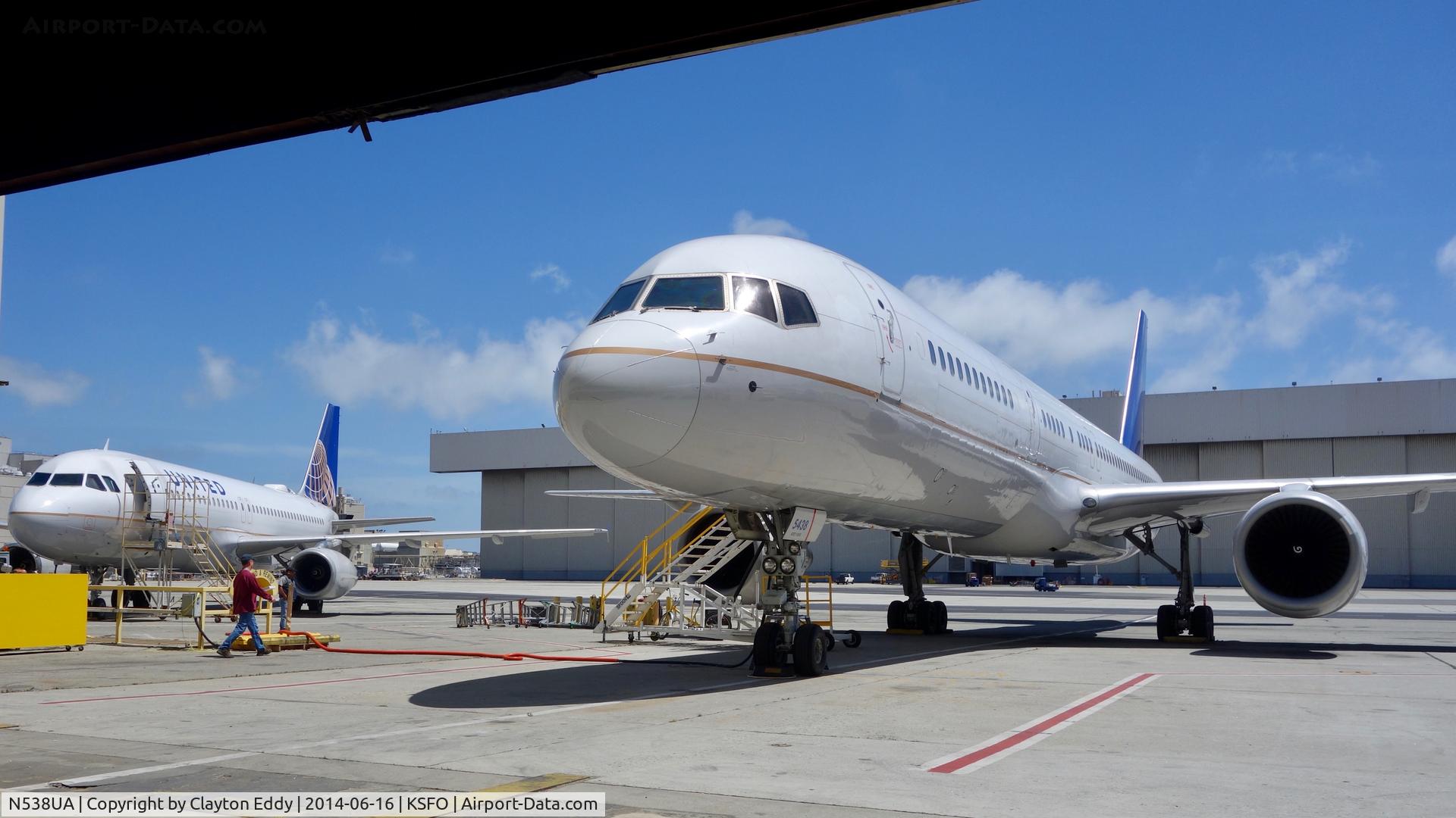 N538UA, 1991 Boeing 757-222(SF) C/N 25222, SFO 2014