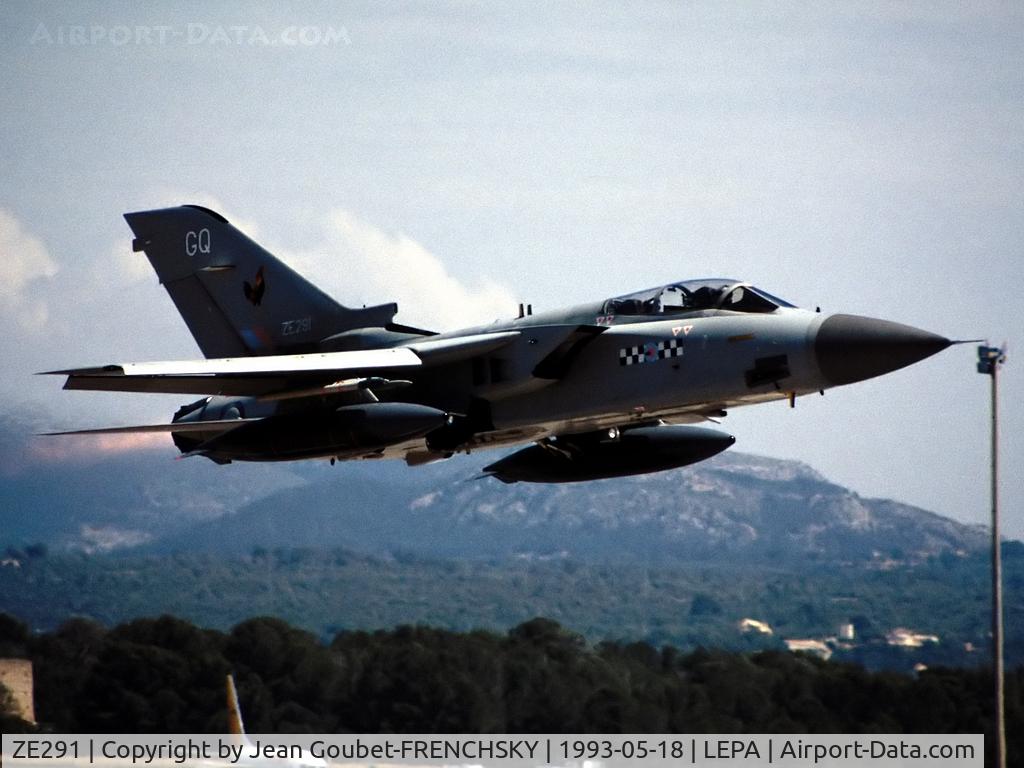 ZE291, 1987 Panavia Tornado F.3 C/N 624/AS037/3278, Royal Air Force take off