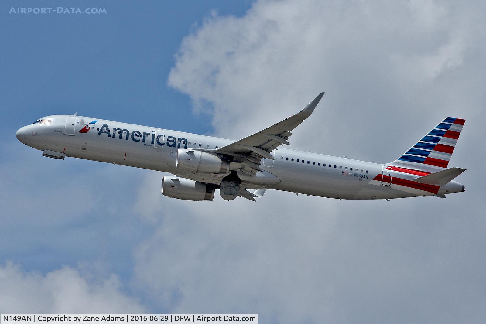 N149AN, 2015 Airbus A321-231 C/N 6812, Departing DFW Airport
