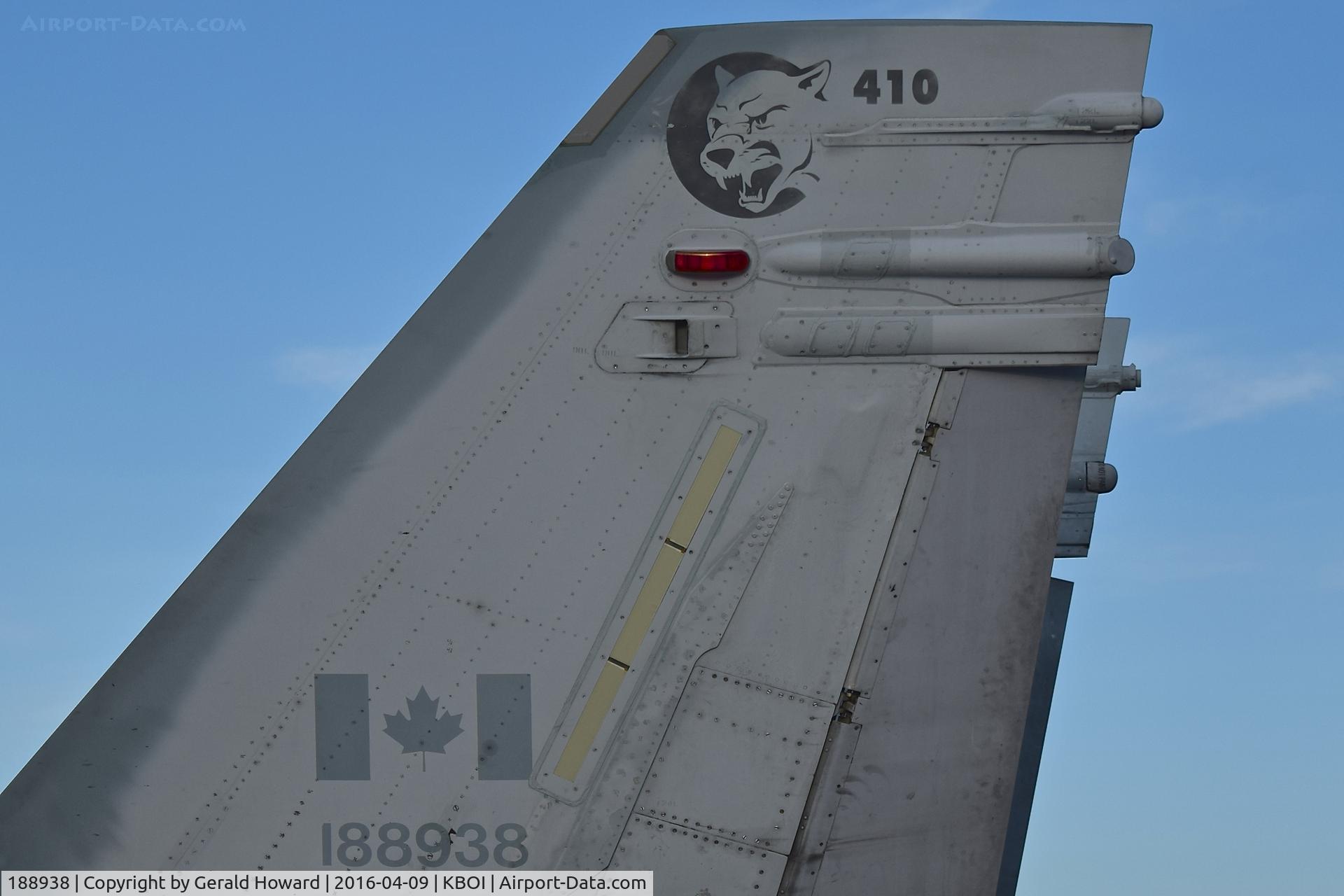 188938, 1988 McDonnell Douglas CF-188B Hornet C/N 738/B109, 410 SQ., Cold lake, Alberta, Canada.