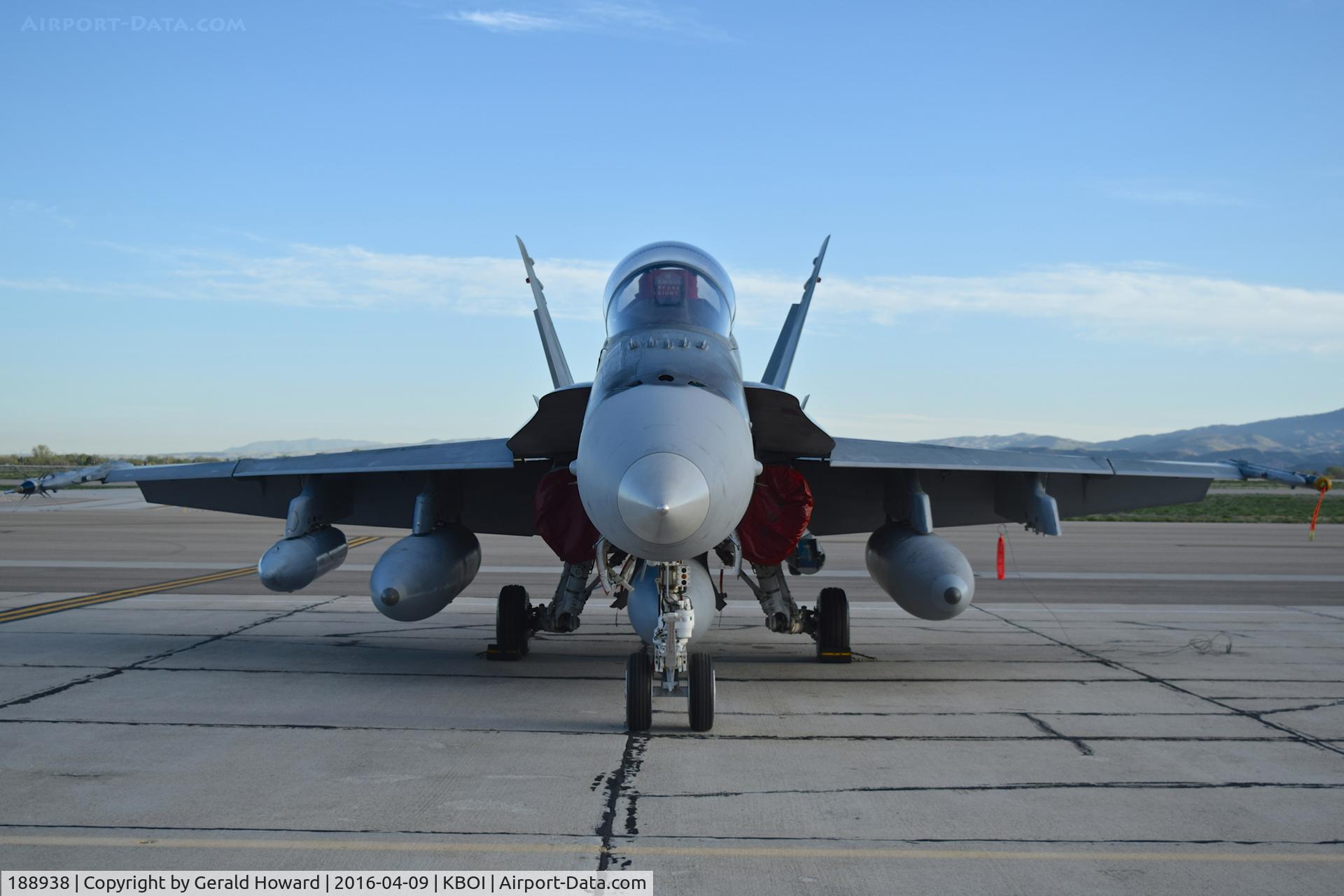 188938, 1988 McDonnell Douglas CF-188B Hornet C/N 738/B109, 410 SQ., Cold lake, Alberta, Canada.
