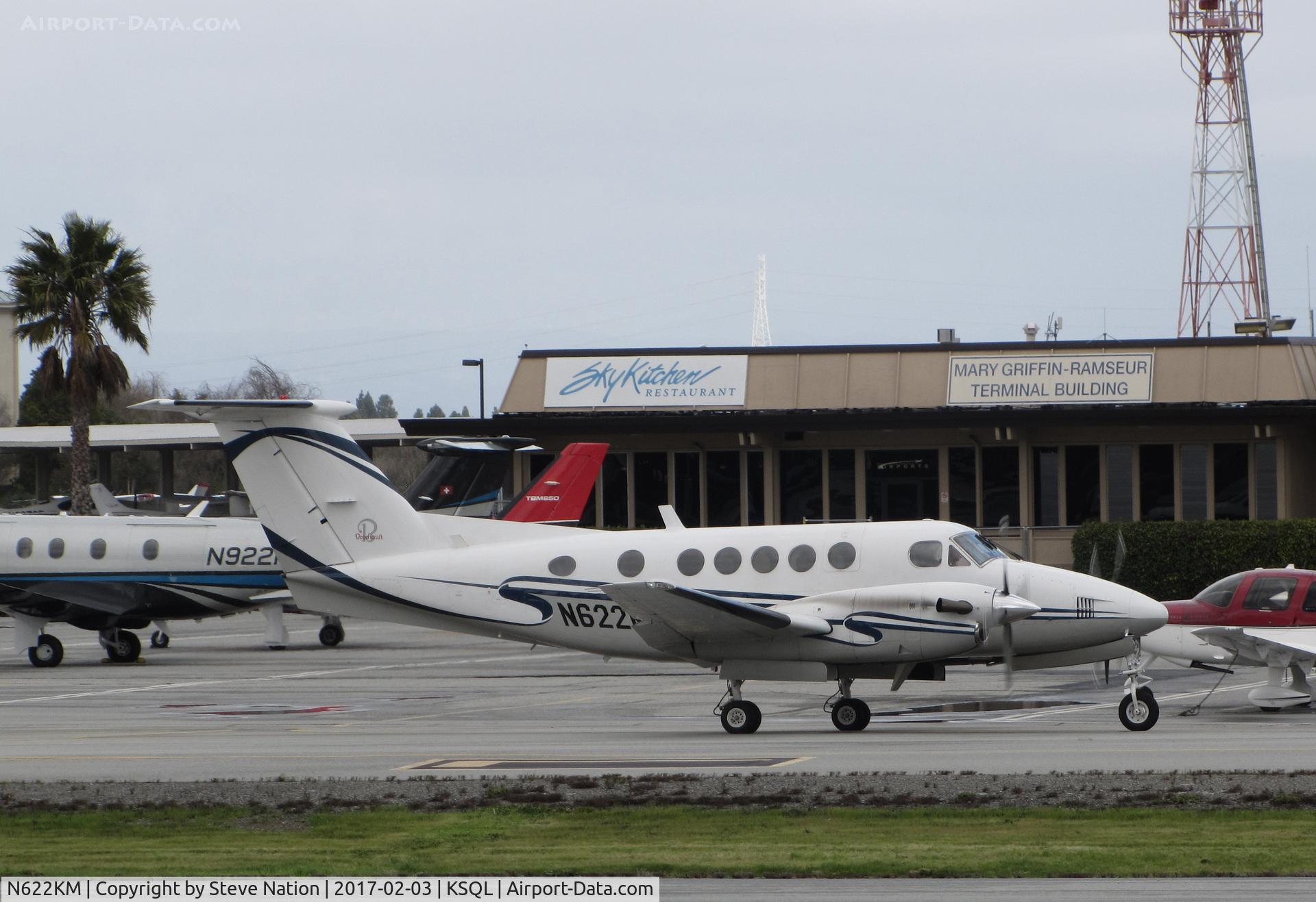 N622KM, 1981 Beech Super King Air 200 C/N BB-491, K & M Equipment CO (Chatsworth, CA) 1981 Beech 200 taxiing for return flight to Southern California @ San Carlos Airport, CA