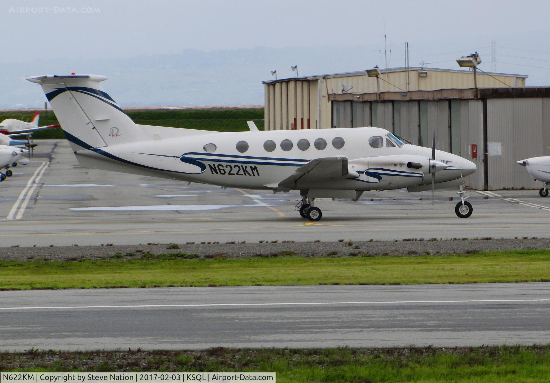 N622KM, 1981 Beech Super King Air 200 C/N BB-491, K & M Equipment Co (Chatsworth, CA) 1981 Beech 200 taxiing for return flight to Southern California @ San Carlos Airport, CA