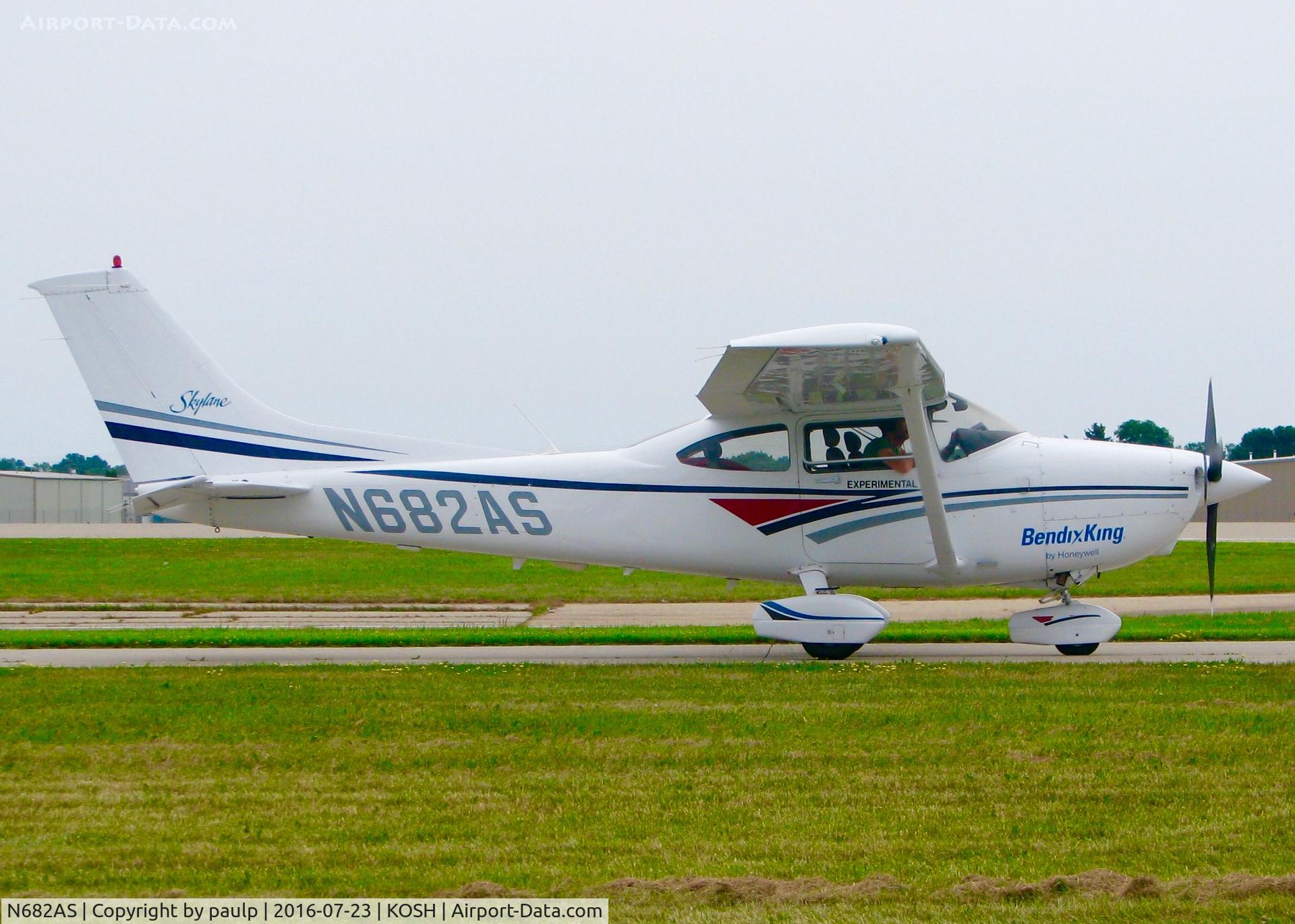 N682AS, 1997 Cessna 182S Skylane C/N 18280007, At Oshkosh.
