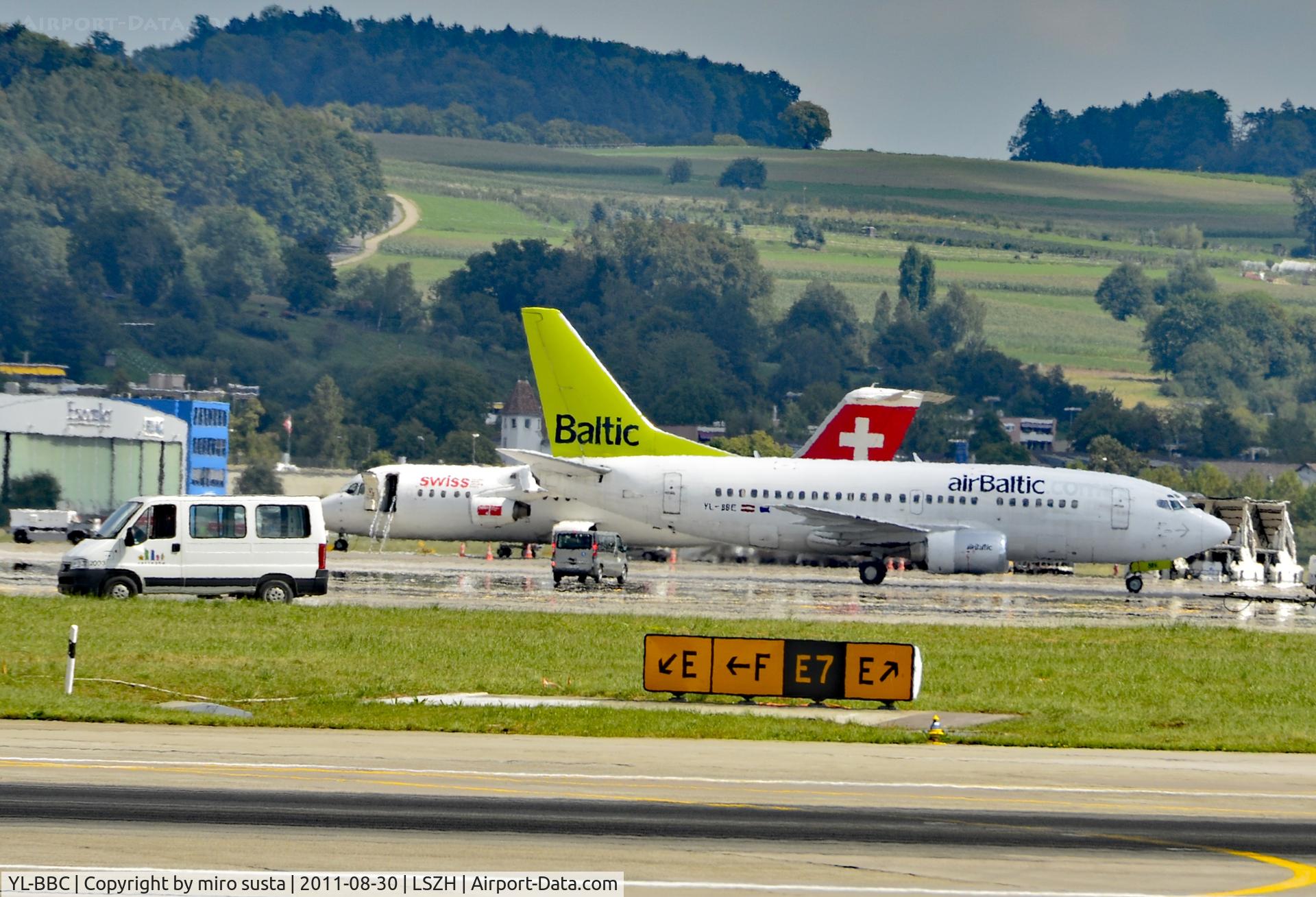YL-BBC, 1990 Airbus A320-211 C/N 142, Air Baltic Airbus A320-211 Airplane, Zurich-Kloten International Airport, Switzerland