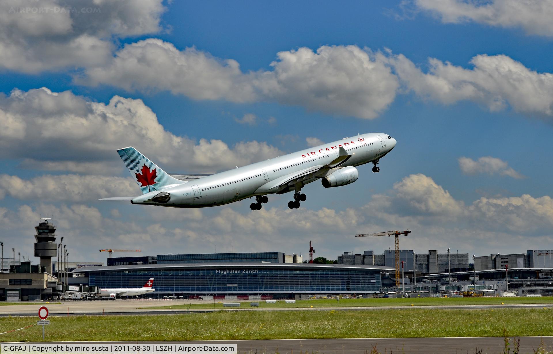 C-GFAJ, 1999 Airbus A330-343X C/N 0284, Air Canada Airbus A330-343 Airplane, Zurich-Kloten International Airport, Switzerland