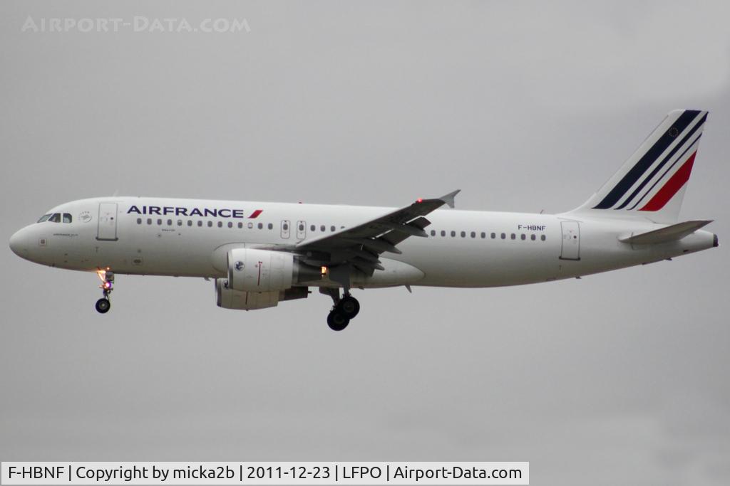 F-HBNF, 2011 Airbus A320-214 C/N 4714, Landing
