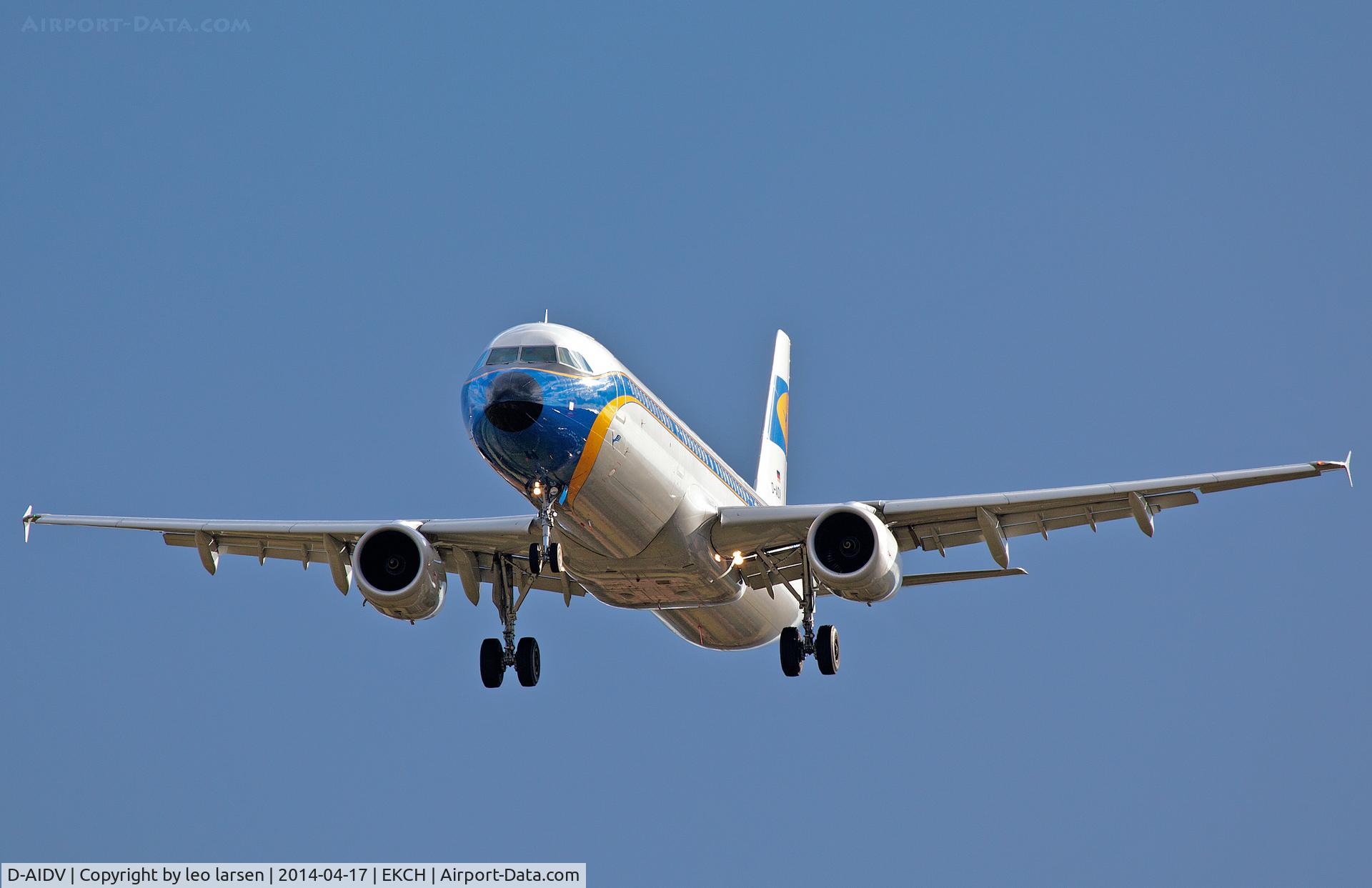 D-AIDV, 2012 Airbus A321-231 C/N 5413, Copenhagen 17.4.2015 landing R-30