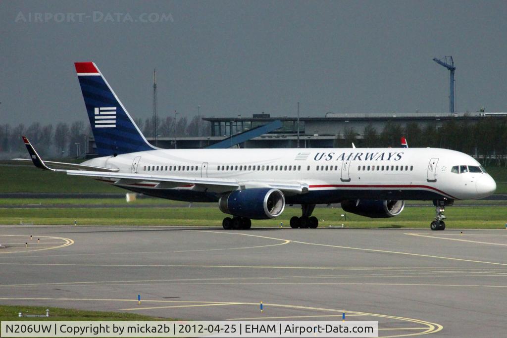 N206UW, 1995 Boeing 757-2B7 C/N 27808, Taxiing