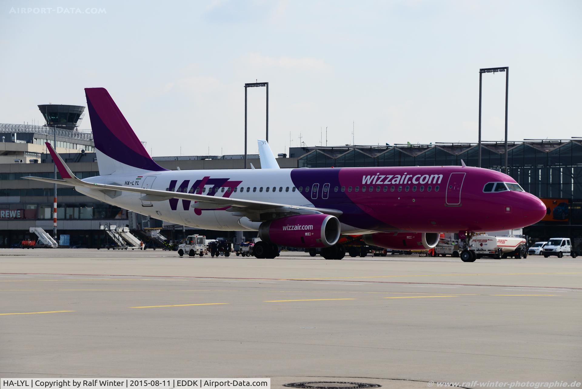 HA-LYL, 2015 Airbus A320-232 C/N 6489, Airbus A320-232(W) - W6 WZZ Wizz Air - 6489 - HA-LYL - 11.08.2015 - CGN