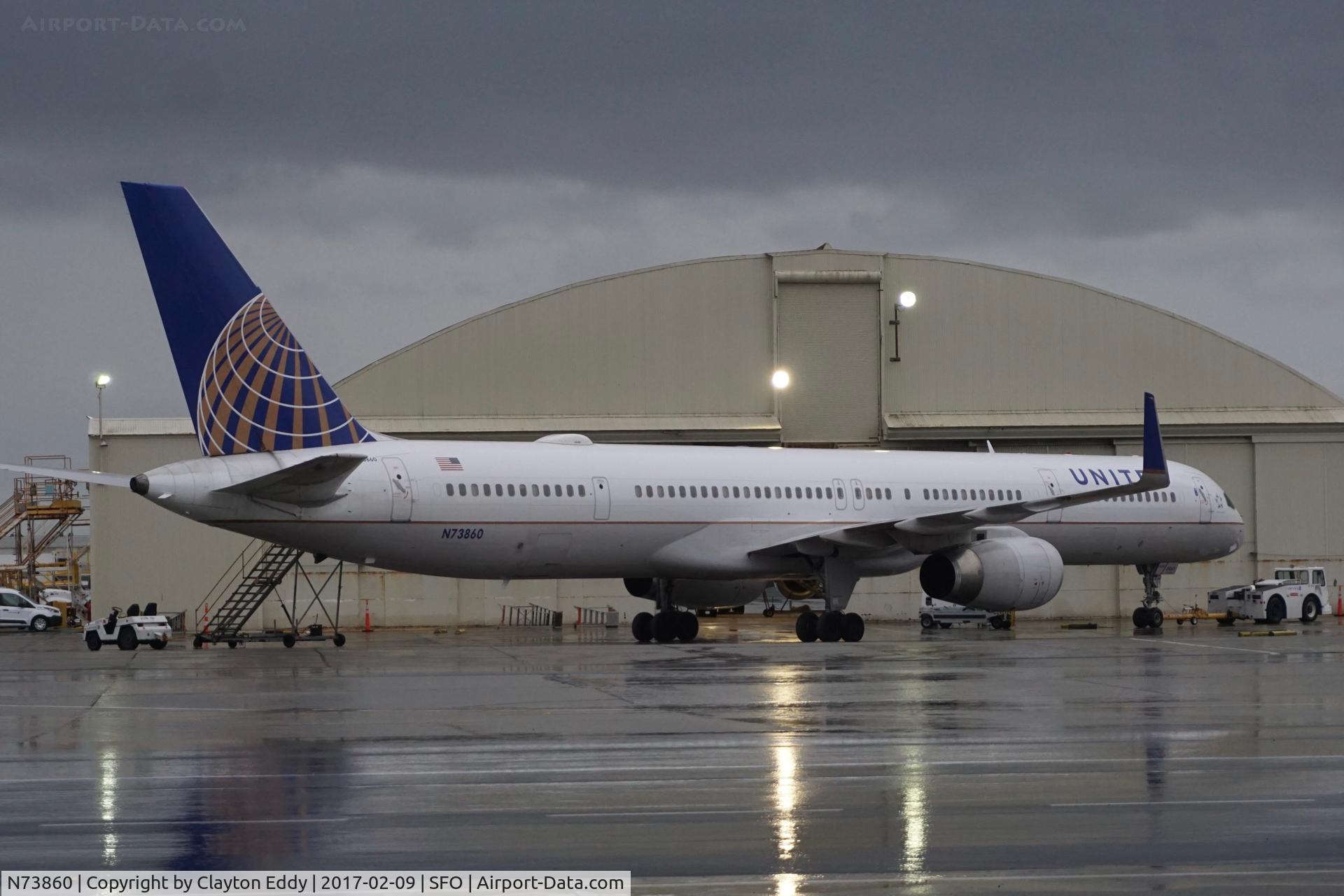 N73860, 2001 Boeing 757-33N C/N 32584, SFO 2017