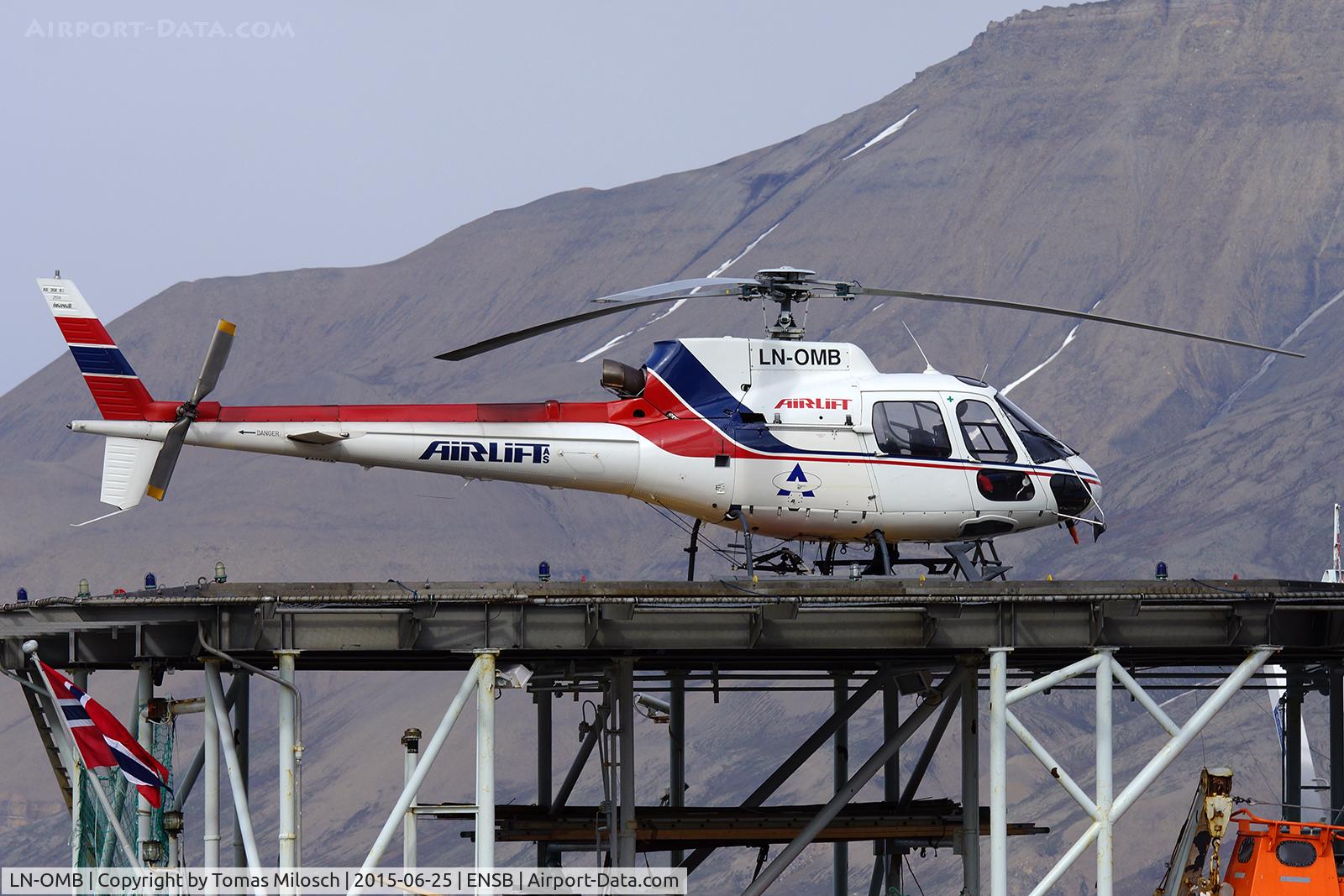 LN-OMB, 1991 Eurocopter AS-350B-3 Ecureuil Ecureuil C/N 2514, Stationed on a ship near to the northernmost airport in the world.