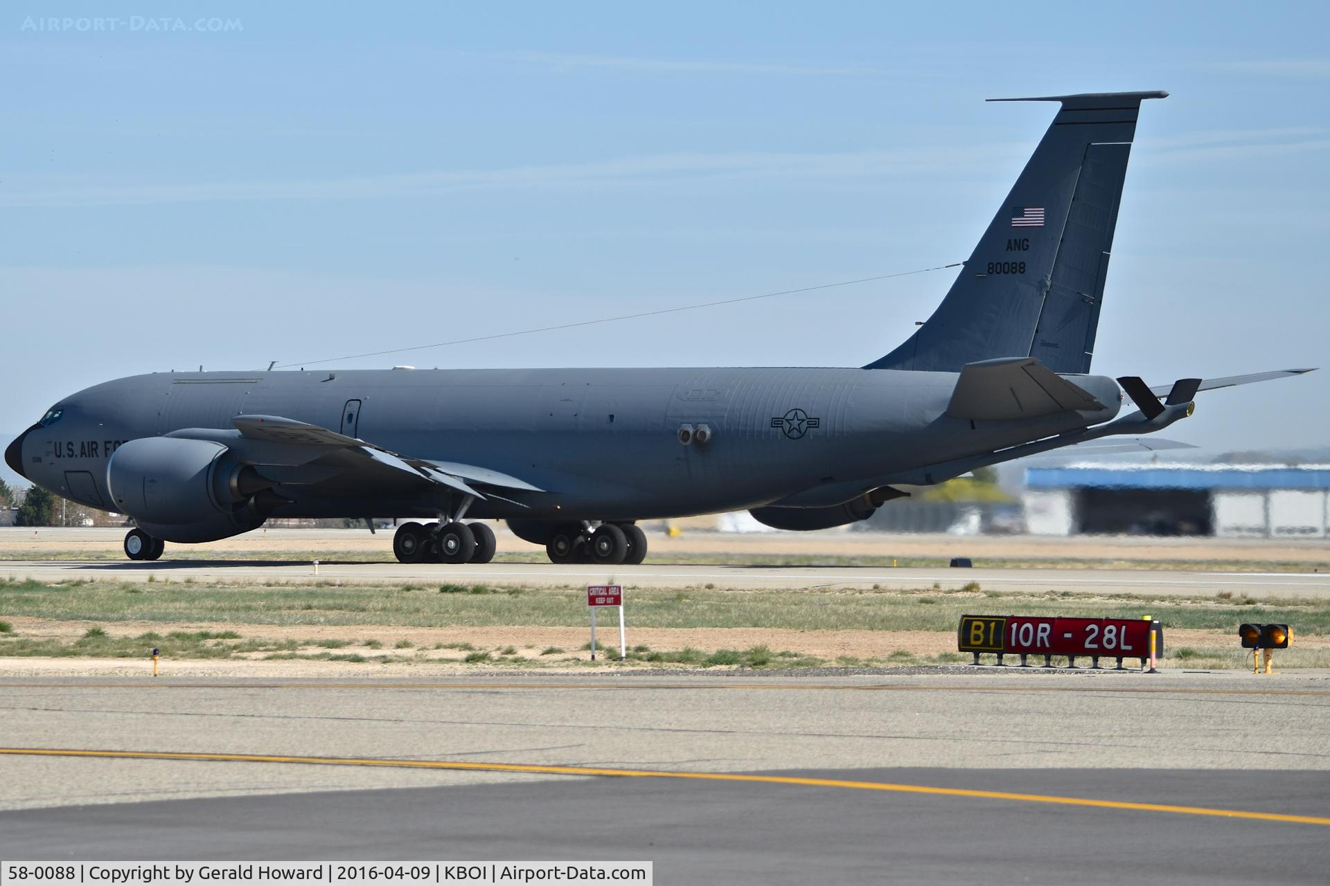 58-0088, 1958 Boeing KC-135T Stratotanker C/N 17833, Taking off on RWY 28L to refuel A-10Cs flying to Middle East. 171st Air Refueling Sq., 127th Wing, Michigan ANG, Selfridge ANG Base.