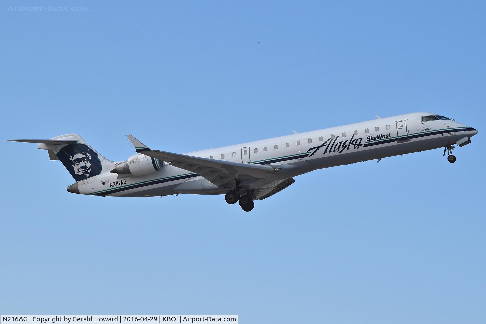 N216AG, 2001 Bombardier CRJ-701 (CL-600-2C10) Regional Jet C/N 10023, Departing RWY 28R.