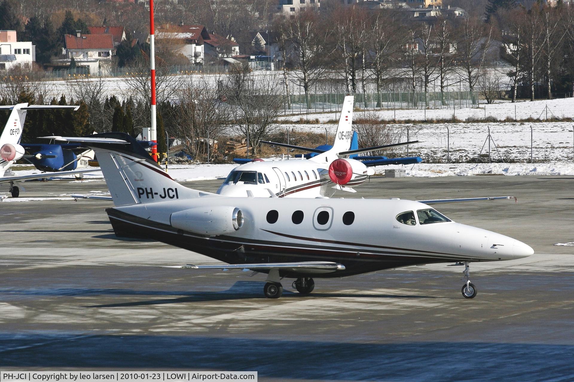 PH-JCI, 2005 Raytheon 390 Premier I C/N RB-122, Innsbruck 23.1.2010