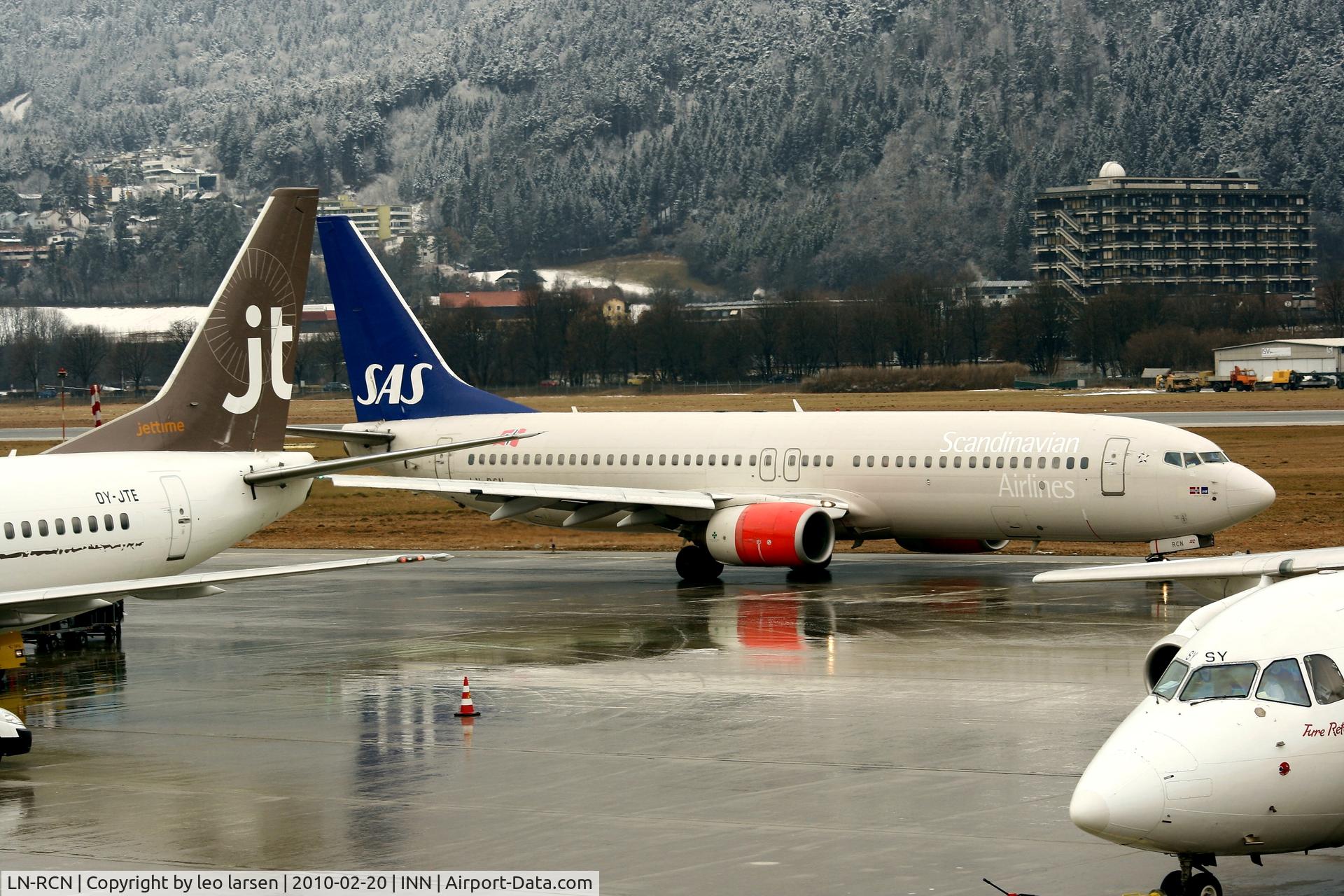 LN-RCN, 2000 Boeing 737-883 C/N 28318, Innsbruck 20,2,2010