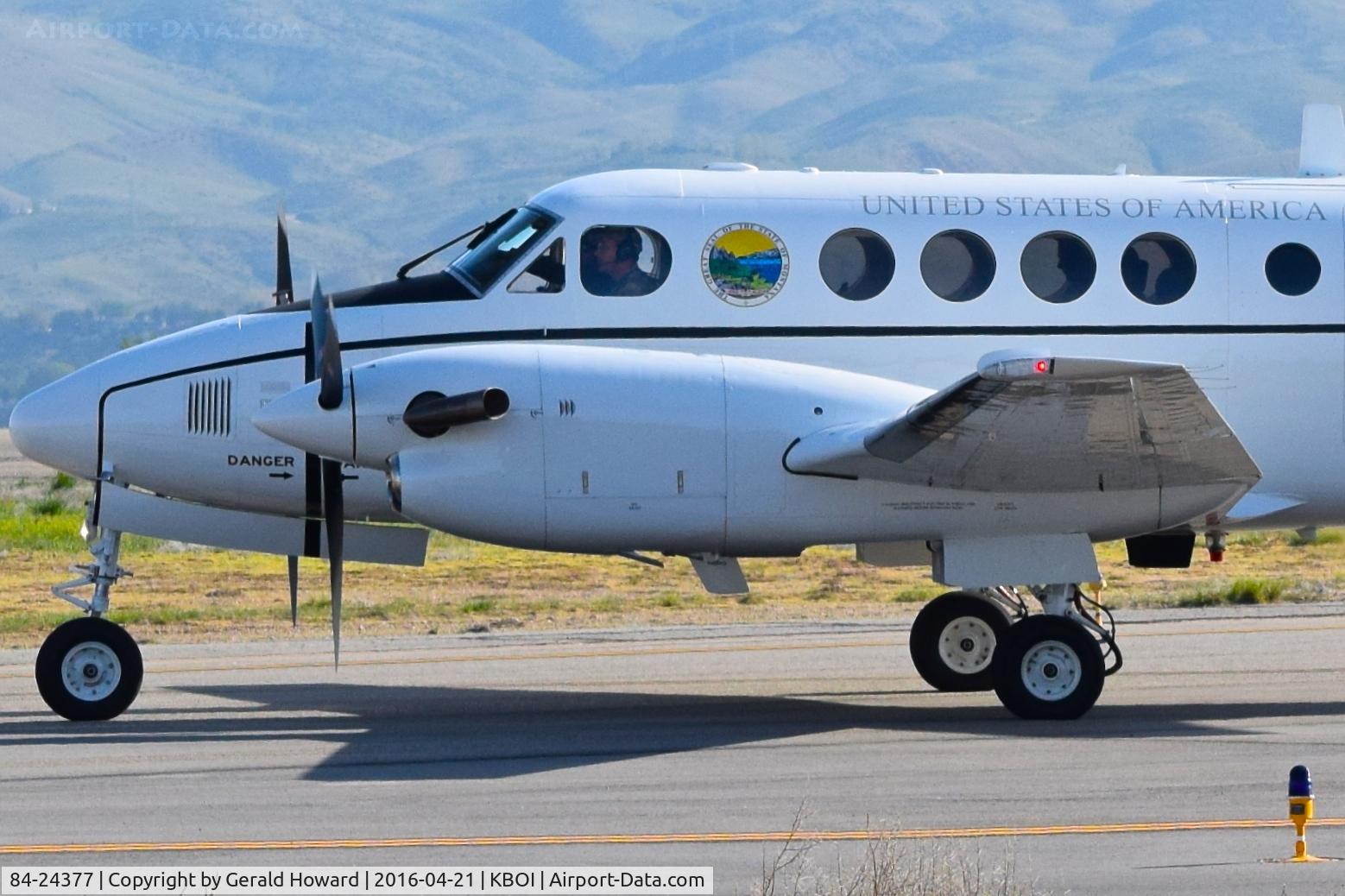 84-24377, 1984 Beech C-12U-2 Huron C/N BP-48, Awaiting instructions for RWY 10R.  Montana Army National Guard.