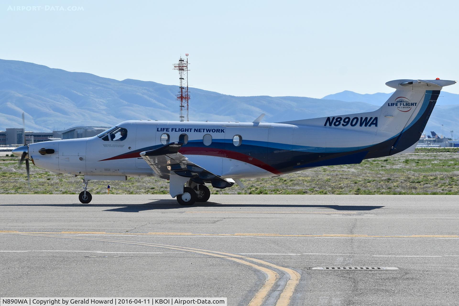 N890WA, 2009 Pilatus PC-12/47E C/N 1189, Waiting for RWY 10R.