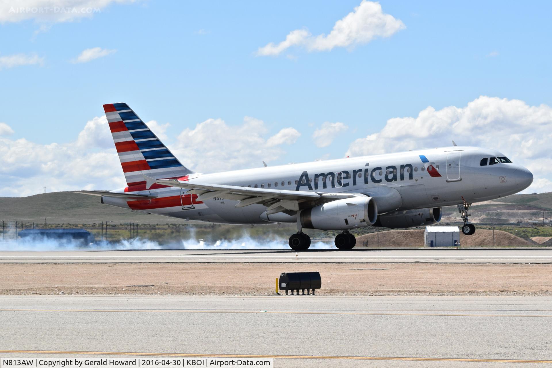 N813AW, 2000 Airbus A319-132 C/N 1223, Landing RWY 28R.