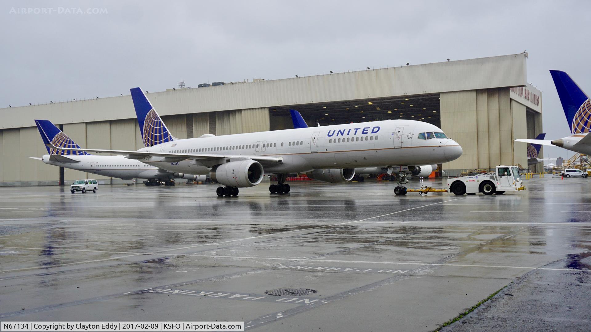 N67134, 1999 Boeing 757-224 C/N 29283, SFO 2017