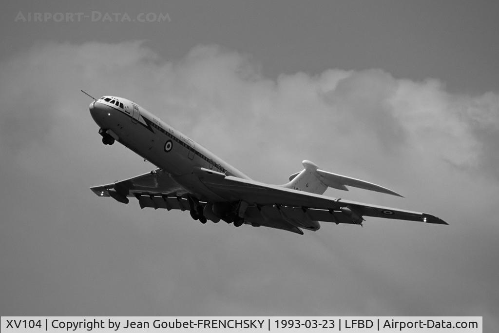 XV104, 1967 Vickers VC10 C.1K C/N 834, After stop BA106, RAF take runway 23 to RAF Brize Norton (withdrawn from use)