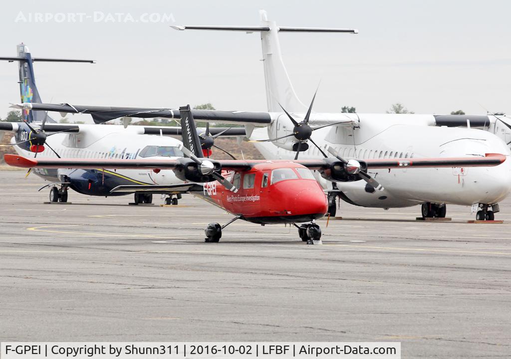 F-GPEI, 2000 Vulcanair P-68C C/N 402, Parked...