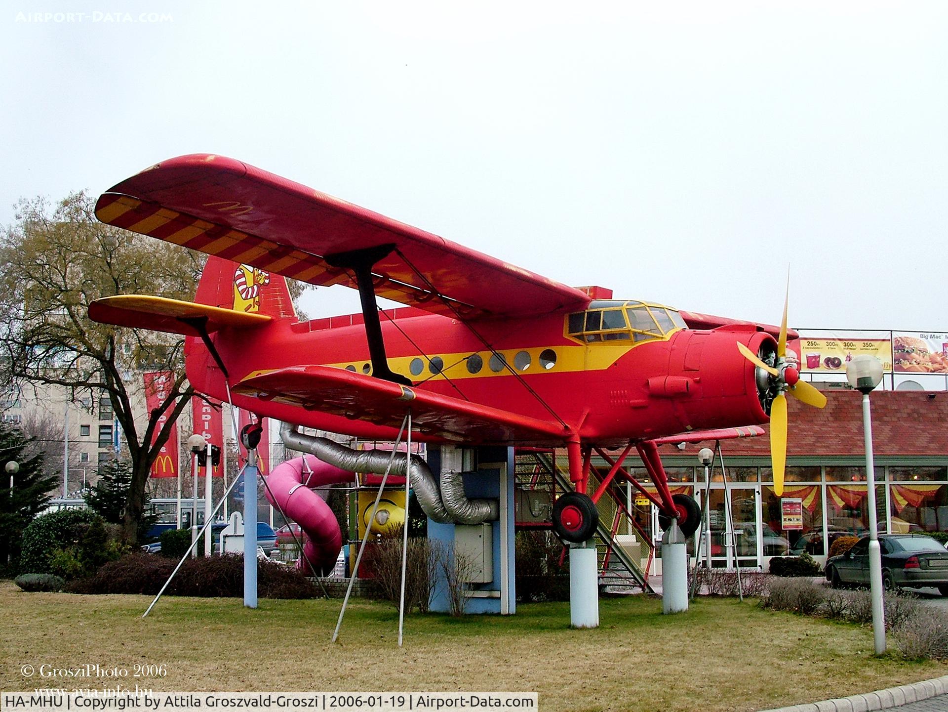 HA-MHU, 1974 PZL-Mielec An-2R C/N 1G155-12, Budapest Kerepesi road, McDonalds, Hungary