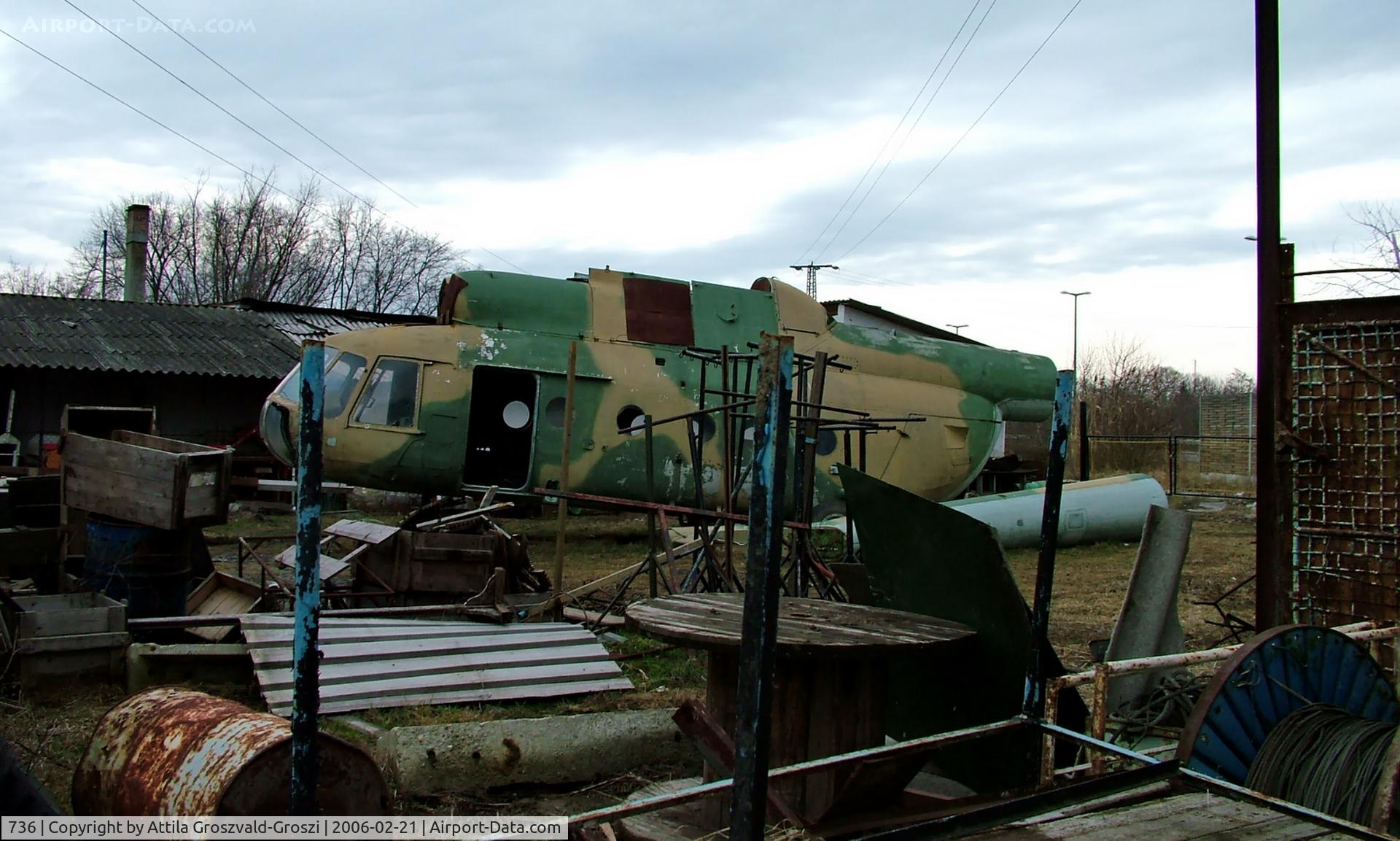736, 1970 Mil Mi-8T Hip C/N 200736, Hódmezövásárhely military building yard