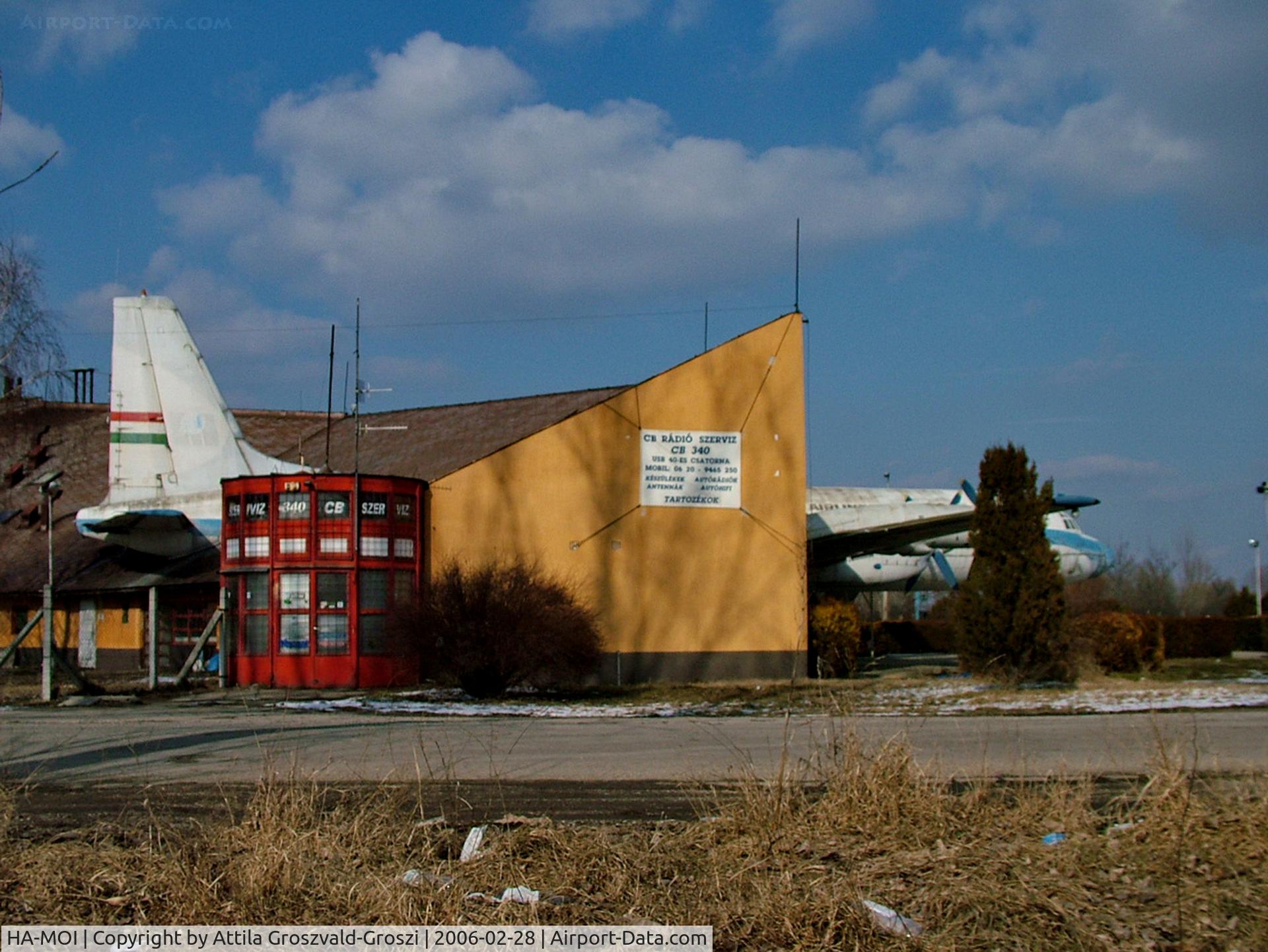 HA-MOI, Ilyushin Il-18D C/N 187010002, Abda, ELVIS park, Hungary