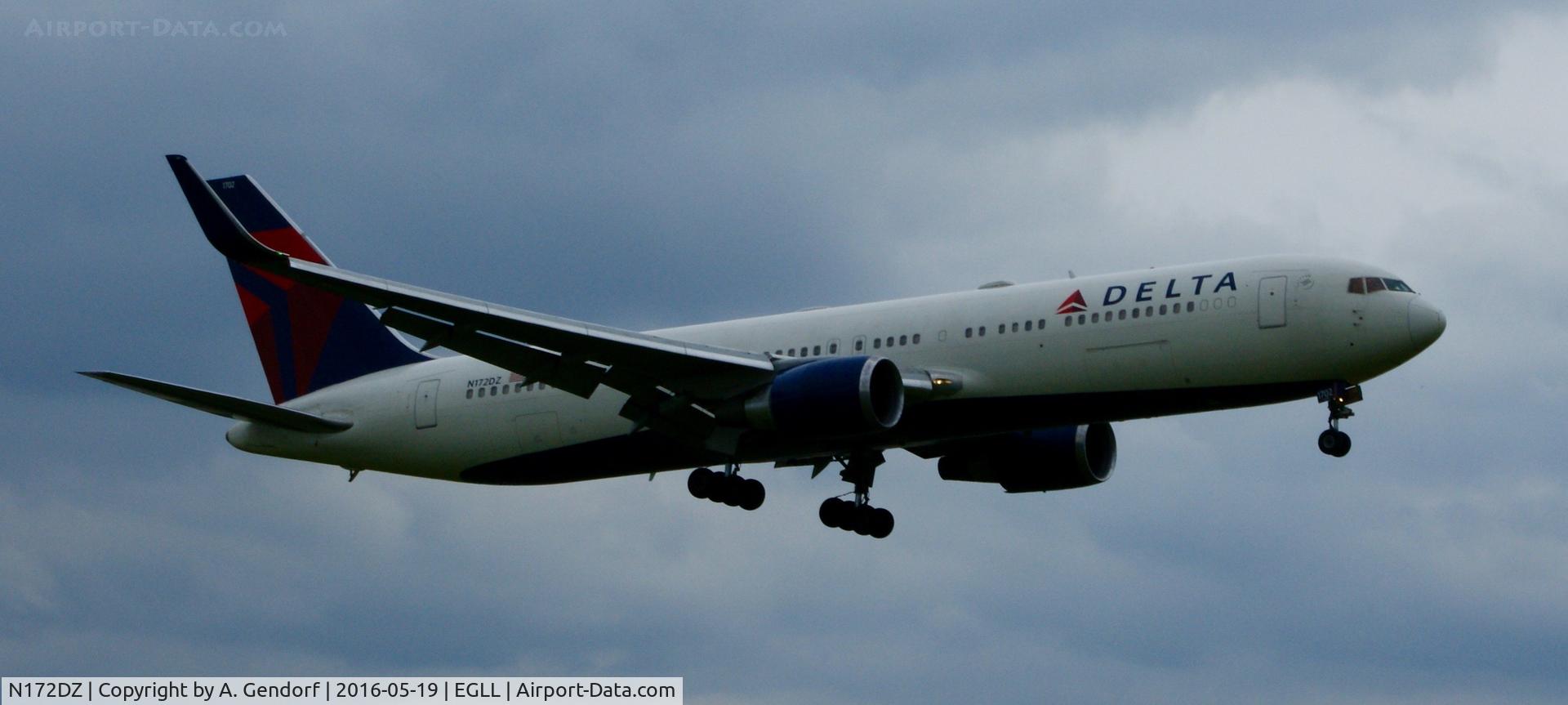 N172DZ, 1998 Boeing 767-332 C/N 29691, Delta, seen here on finals at London Heathrow(EGLL)