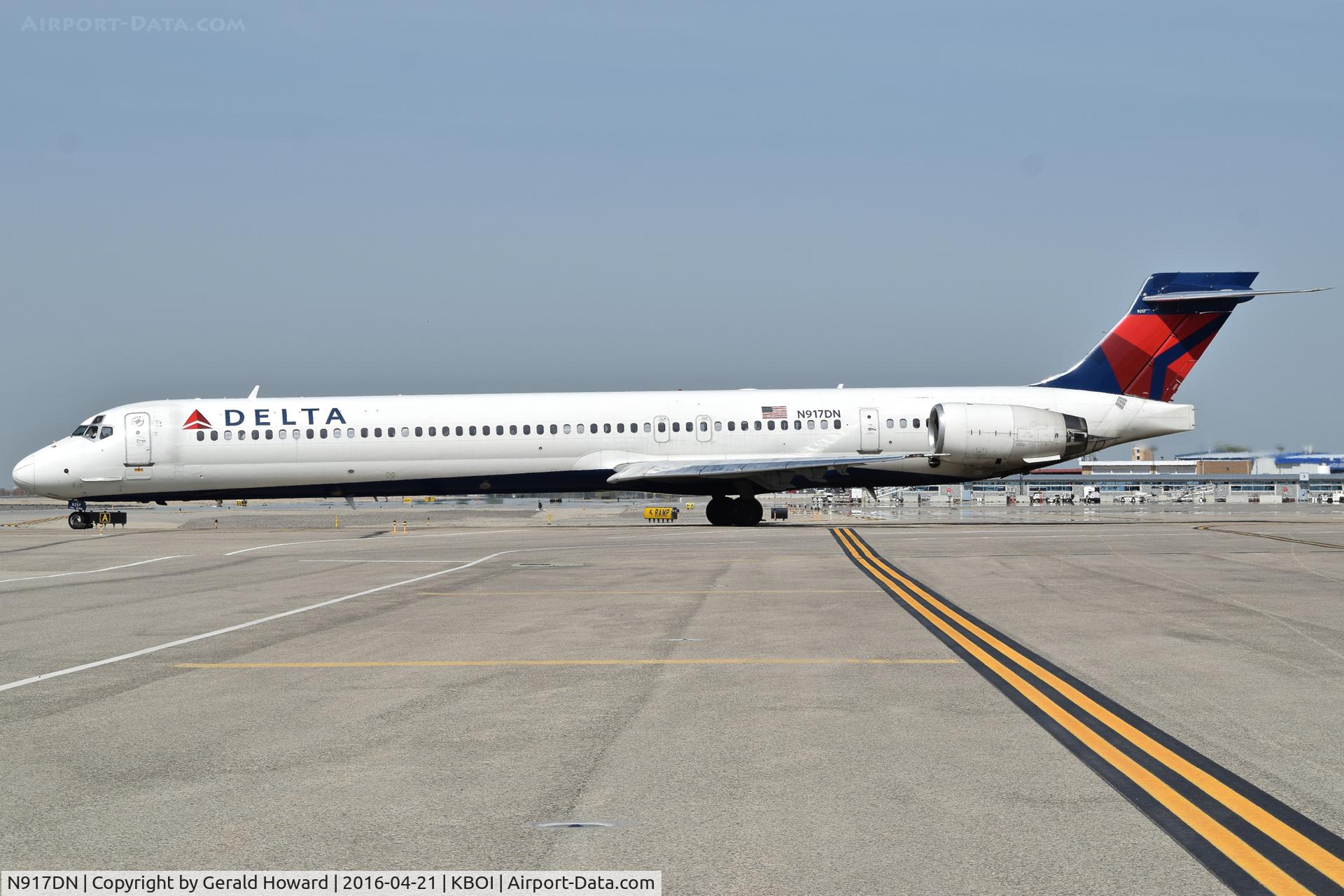 N917DN, 1996 McDonnell Douglas MD-90-30 C/N 53552, Taxing from the gate to RWY 10L.