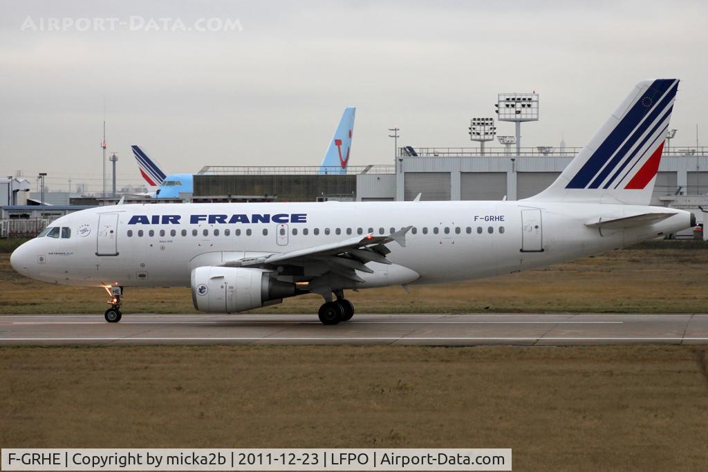 F-GRHE, 1999 Airbus A319-111 C/N 1020, Taxiing. Scrapped in February 2022.