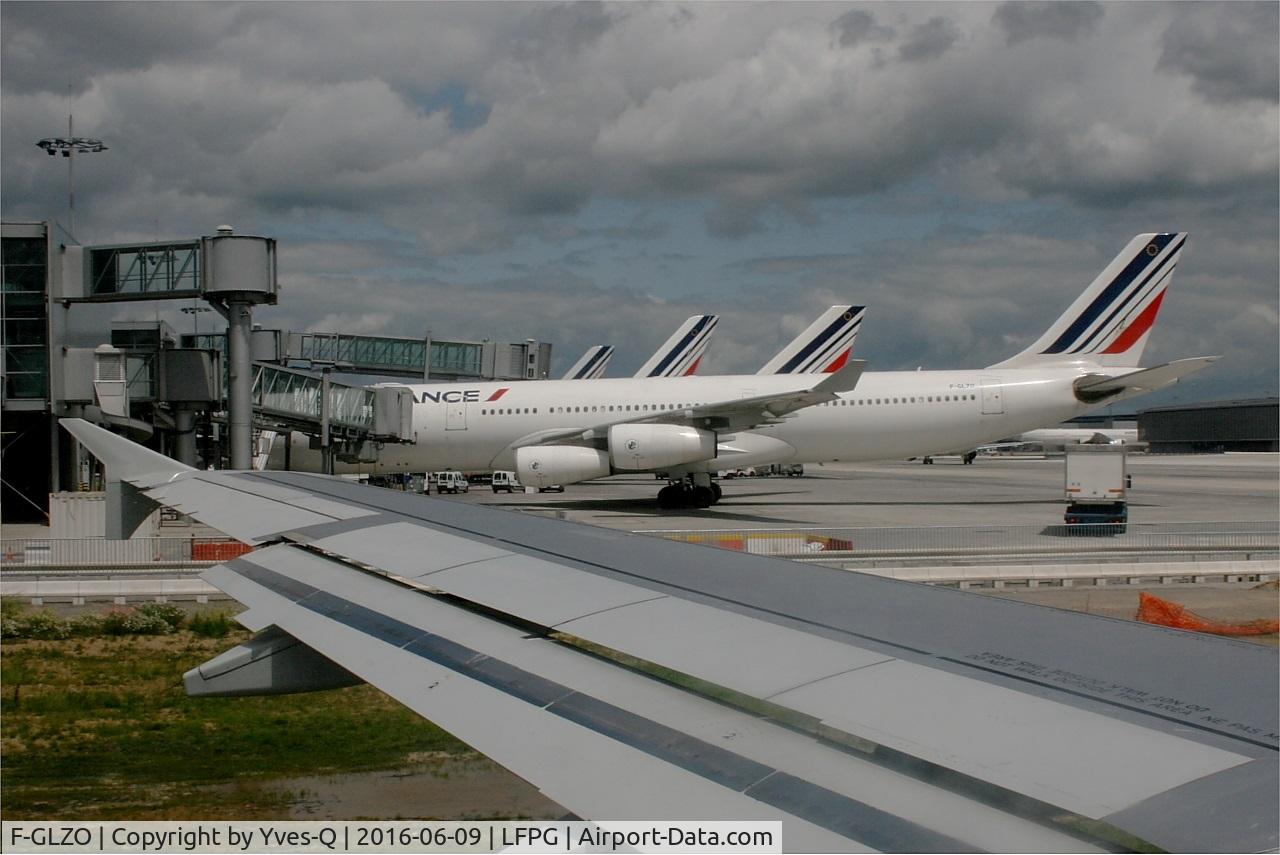 F-GLZO, 1998 Airbus A340-313X C/N 246, Airbus A340-313X, Boarding gate, Roissy Charles De Gaulle airport (LFPG-CDG)